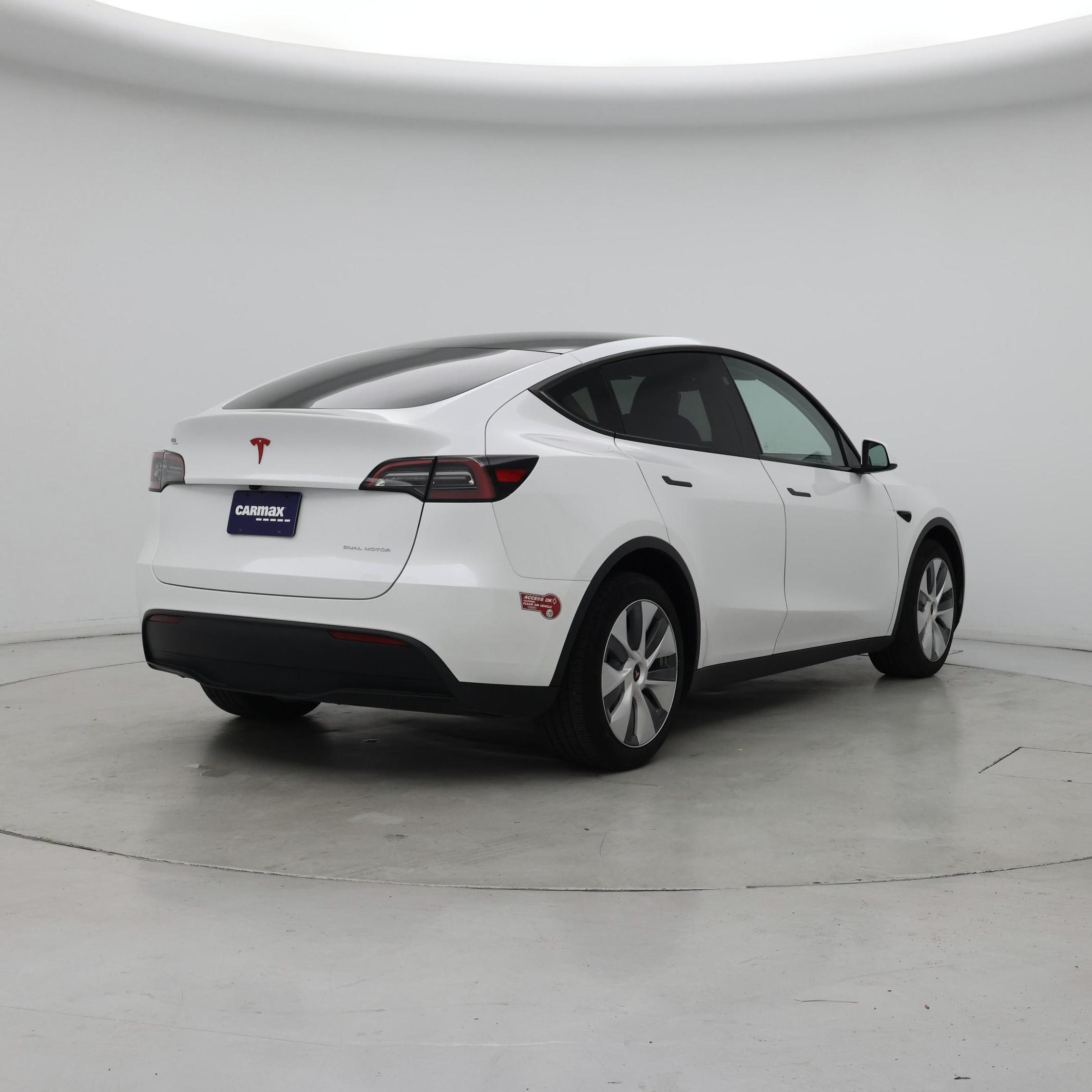 Thumbnail: 2023 Tesla Model Y - 8
