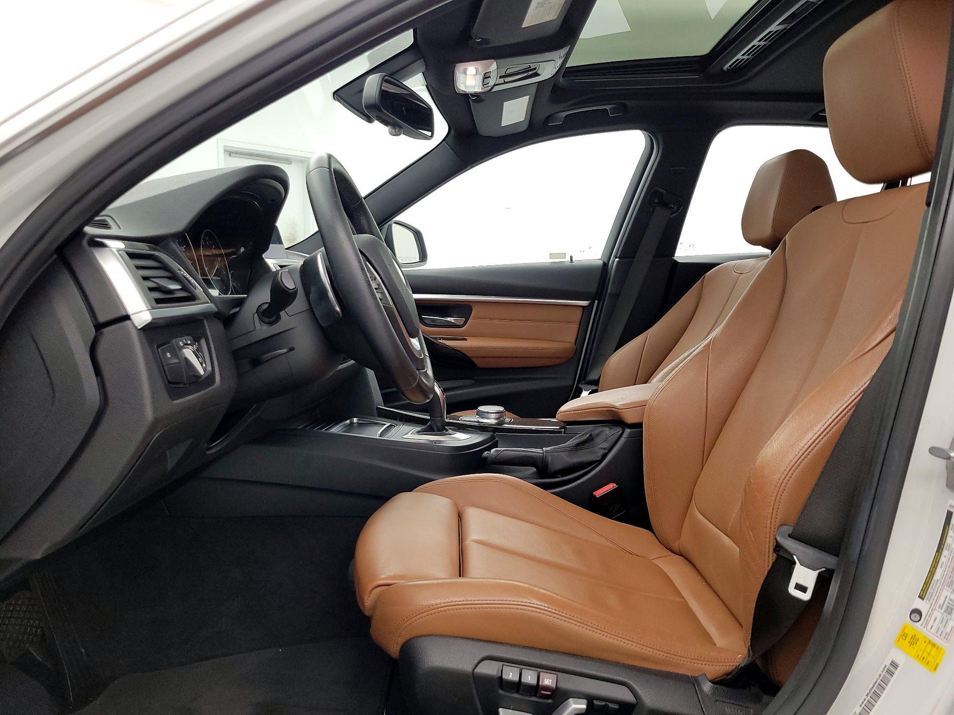 Thumbnail: 2017 BMW 3 Series - 11