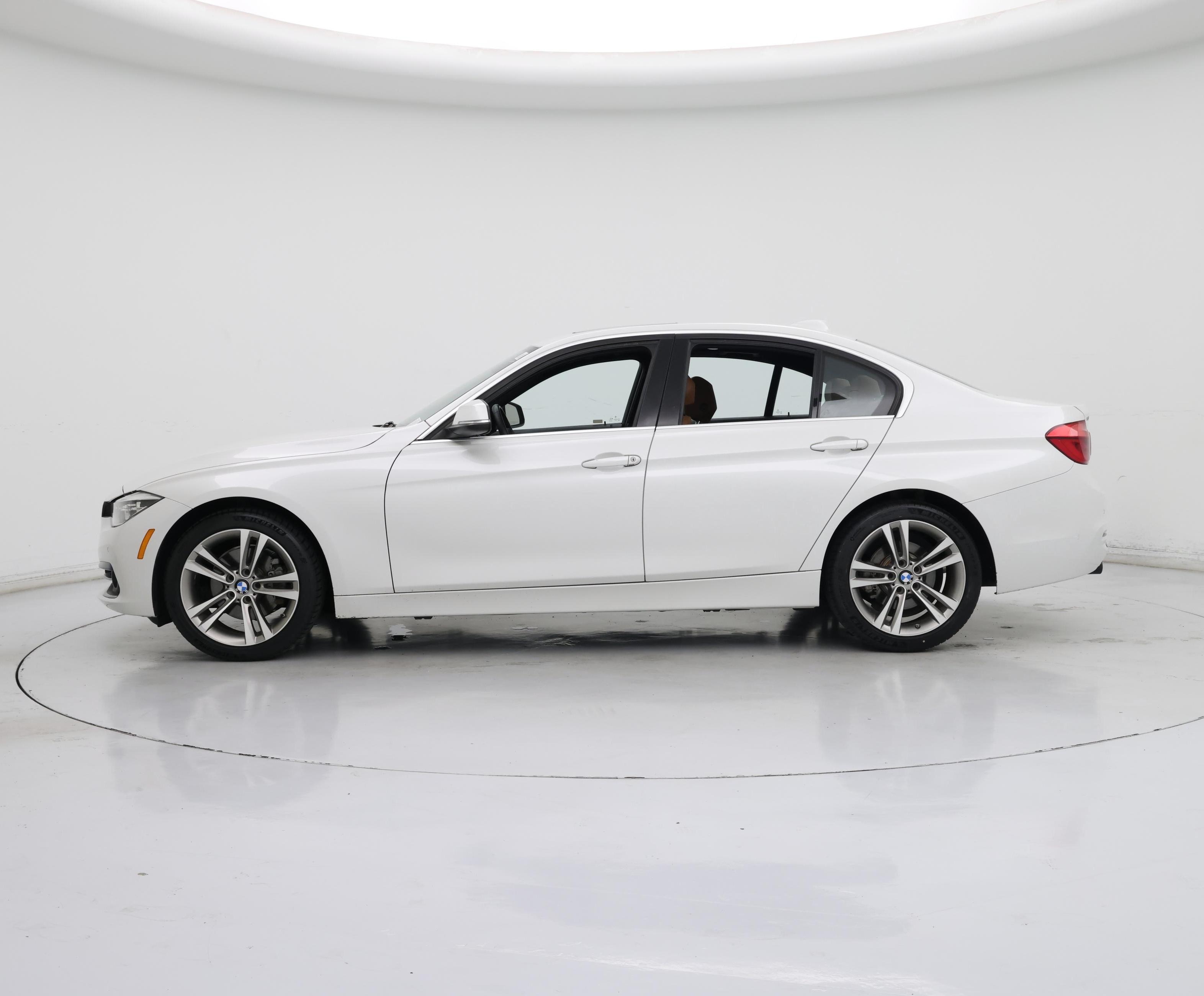 Thumbnail: 2017 BMW 3 Series - 3