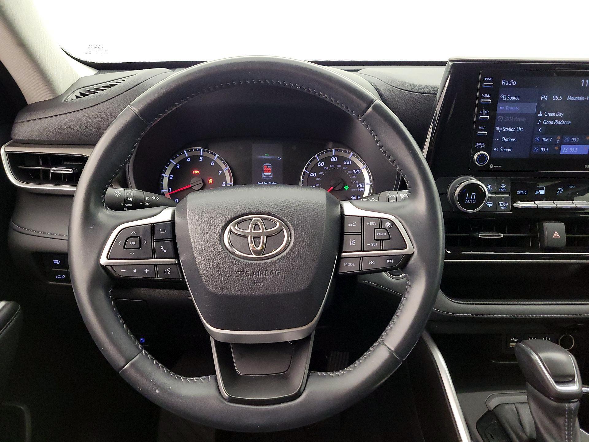 Thumbnail: 2022 Toyota Highlander - 10
