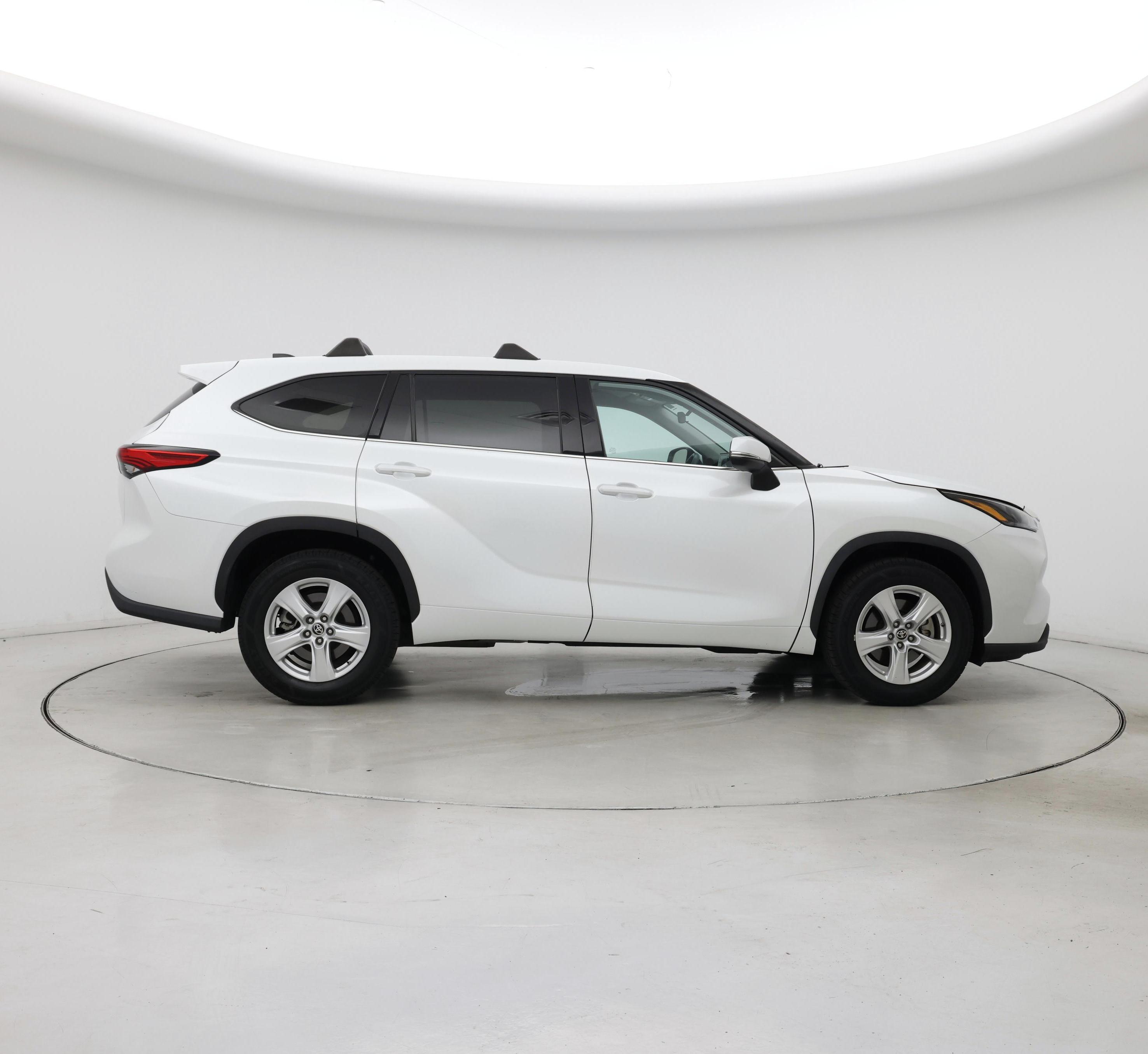 Thumbnail: 2022 Toyota Highlander - 7