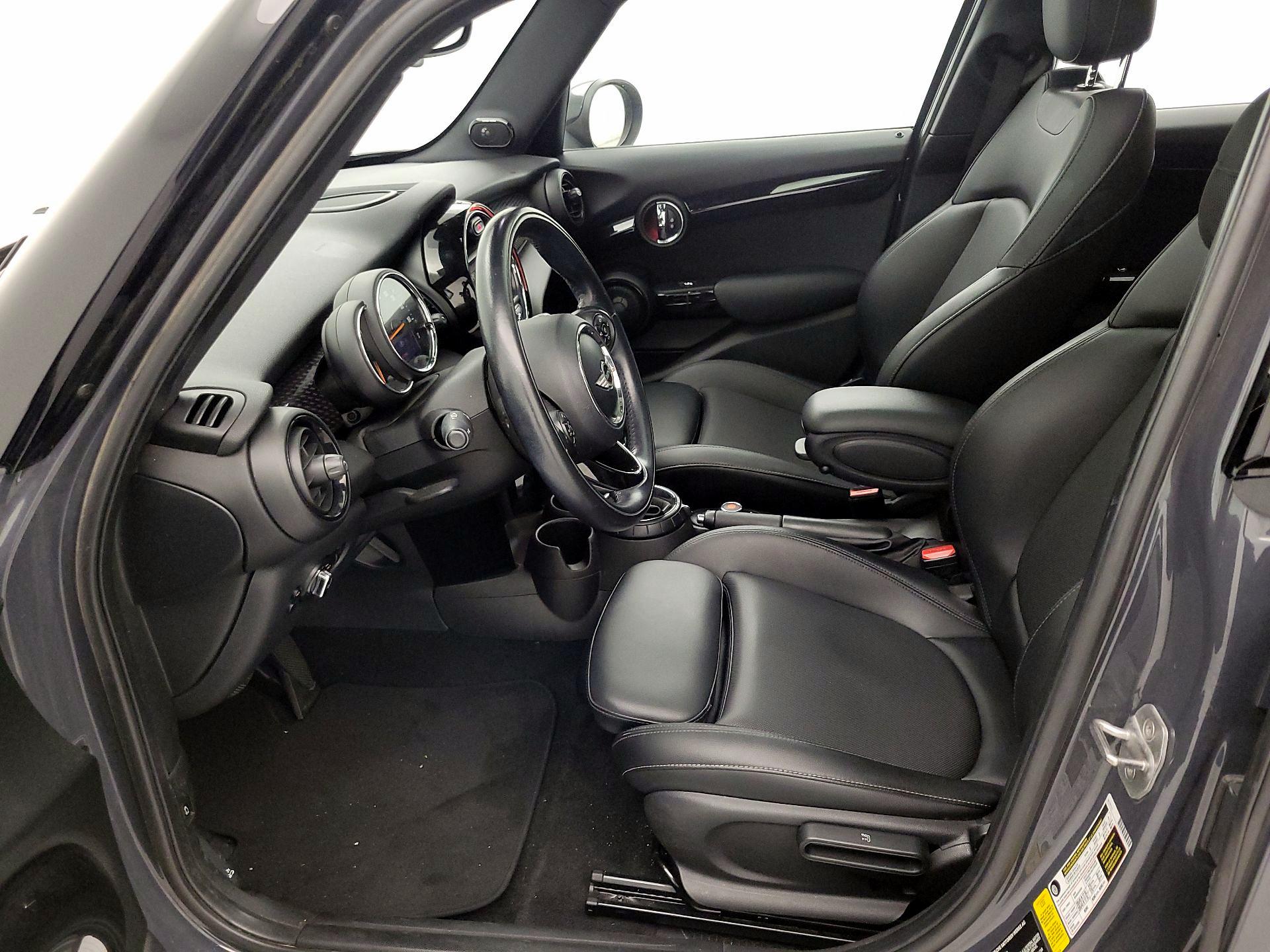 Thumbnail: 2017 MINI Cooper Hardtop - 11