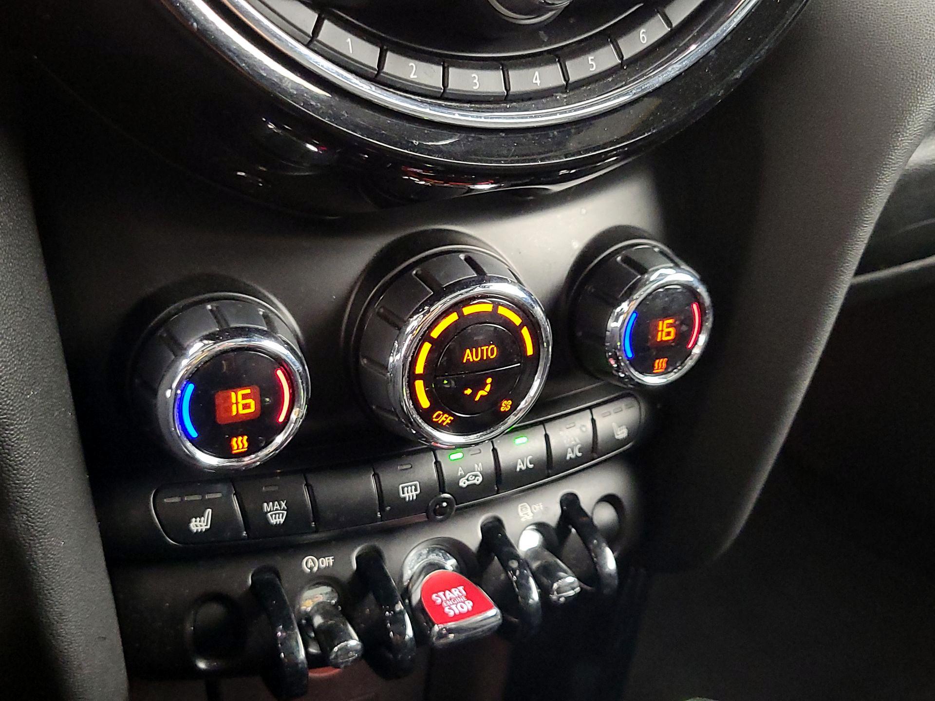 Thumbnail: 2017 MINI Cooper Hardtop - 15