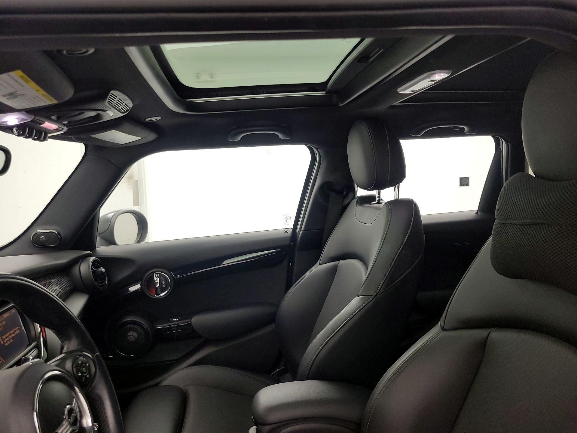 Thumbnail: 2017 MINI Cooper Hardtop - 17