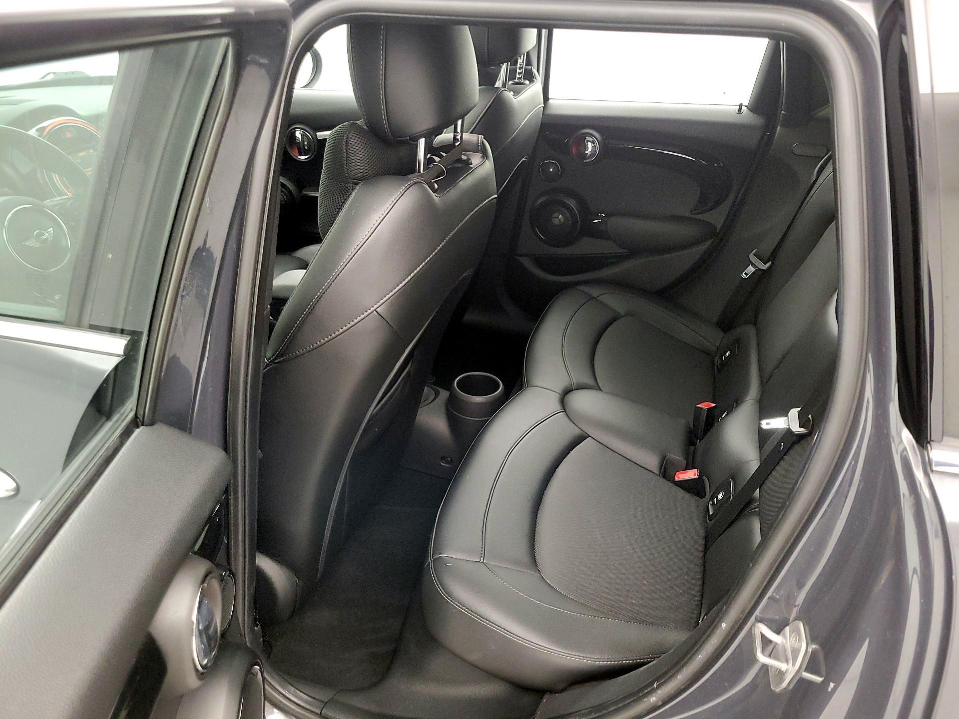 Thumbnail: 2017 MINI Cooper Hardtop - 18