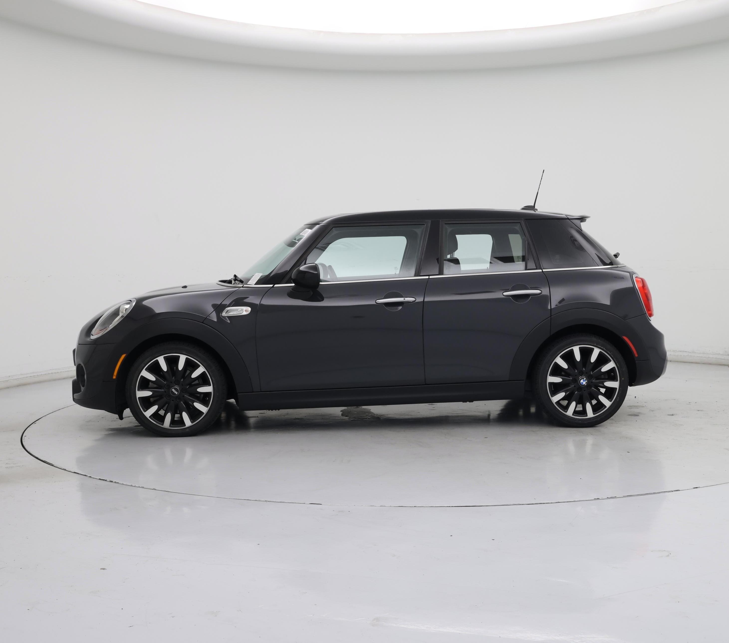 Thumbnail: 2017 MINI Cooper Hardtop - 3