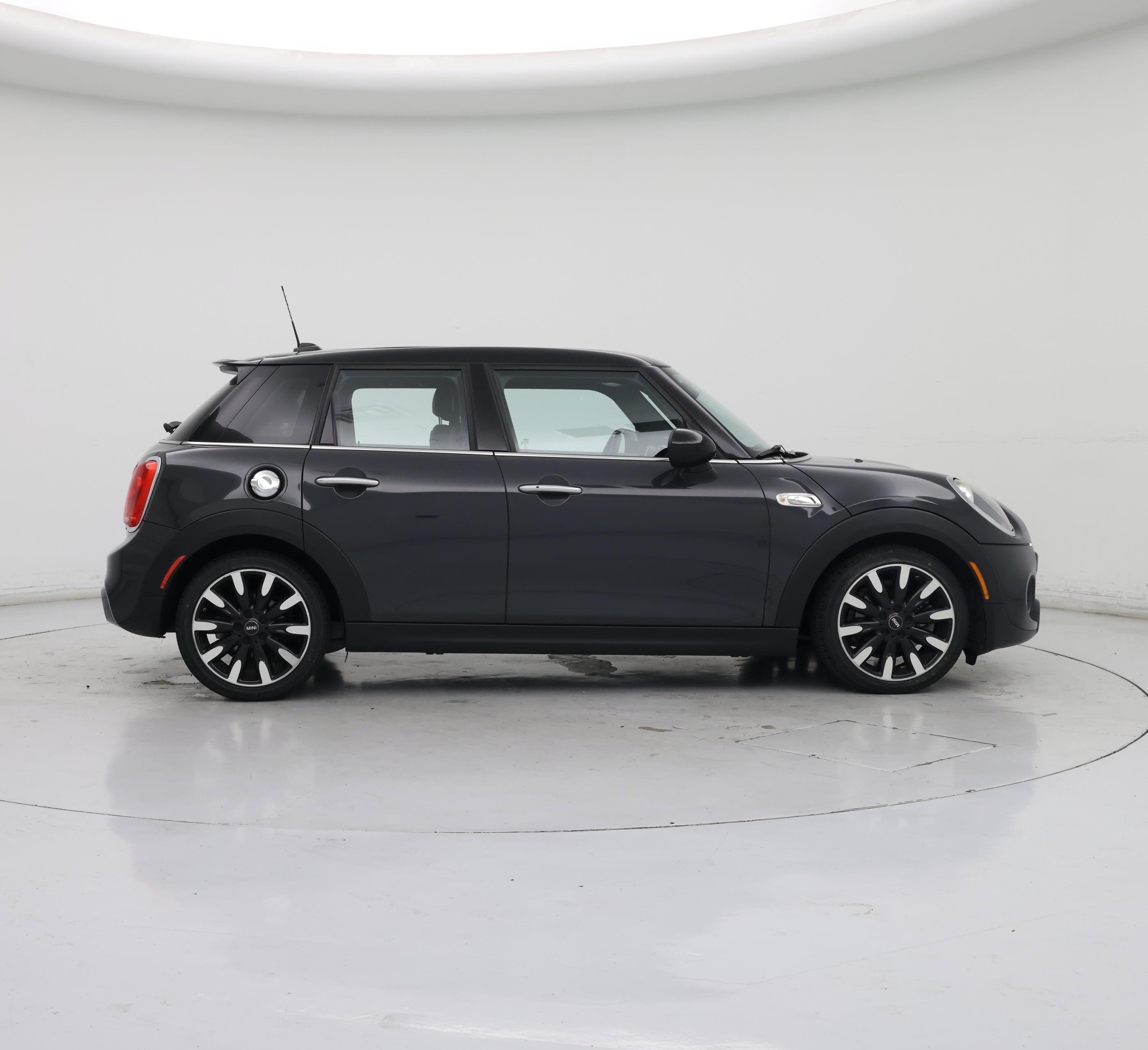 Thumbnail: 2017 MINI Cooper Hardtop - 7