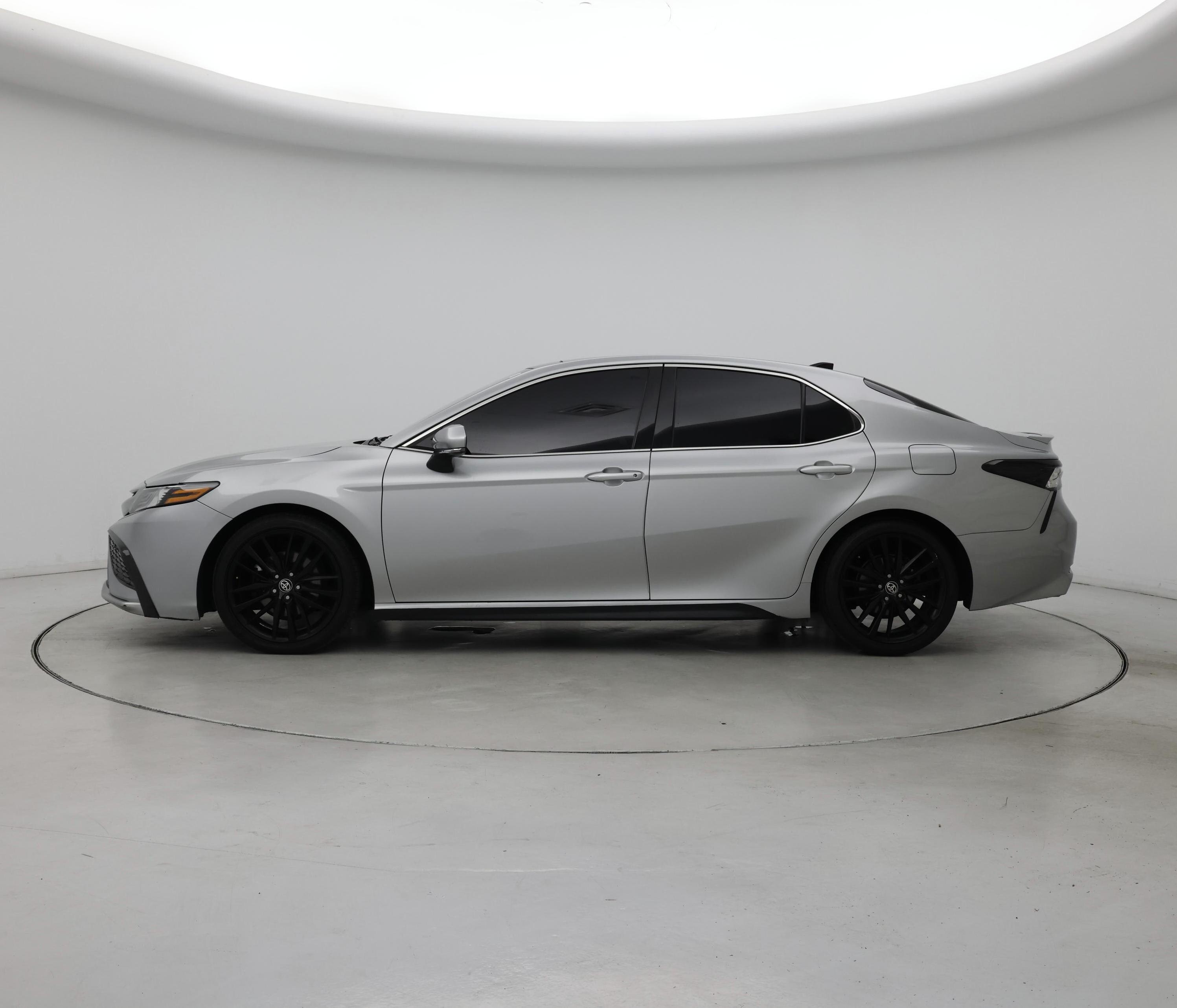 Thumbnail: 2022 Toyota Camry - 3