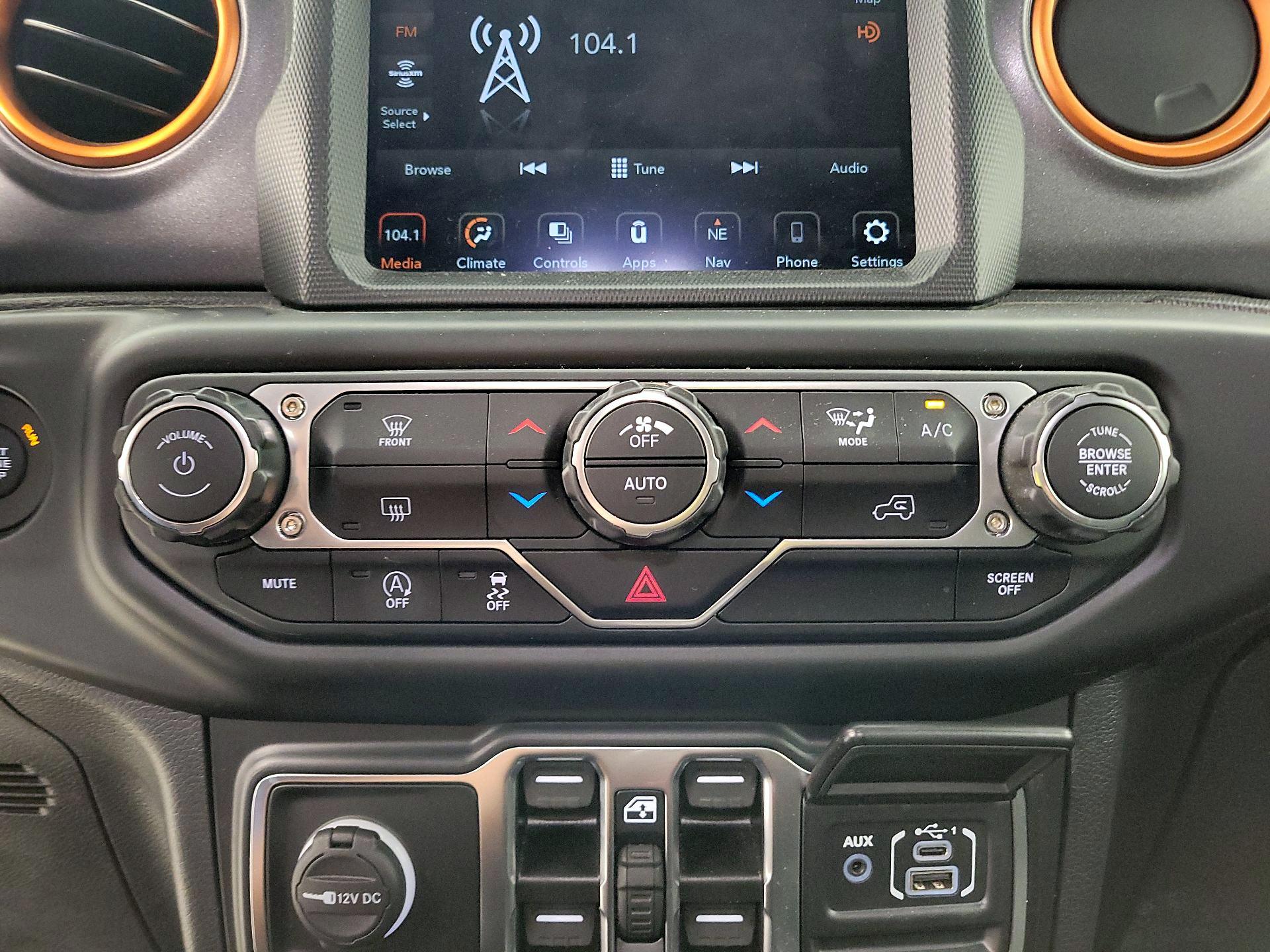 Thumbnail: 2022 Jeep Gladiator - 17