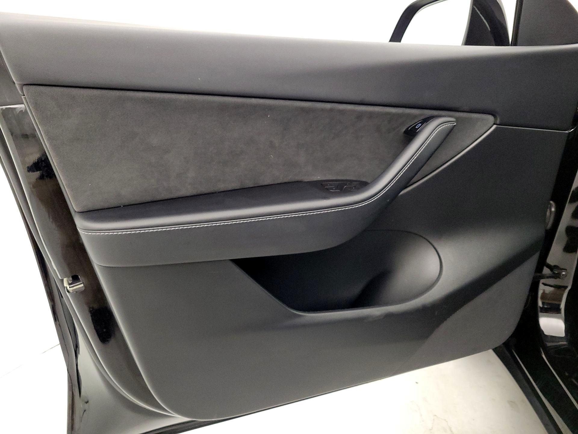 Thumbnail: 2021 Tesla Model Y - 12