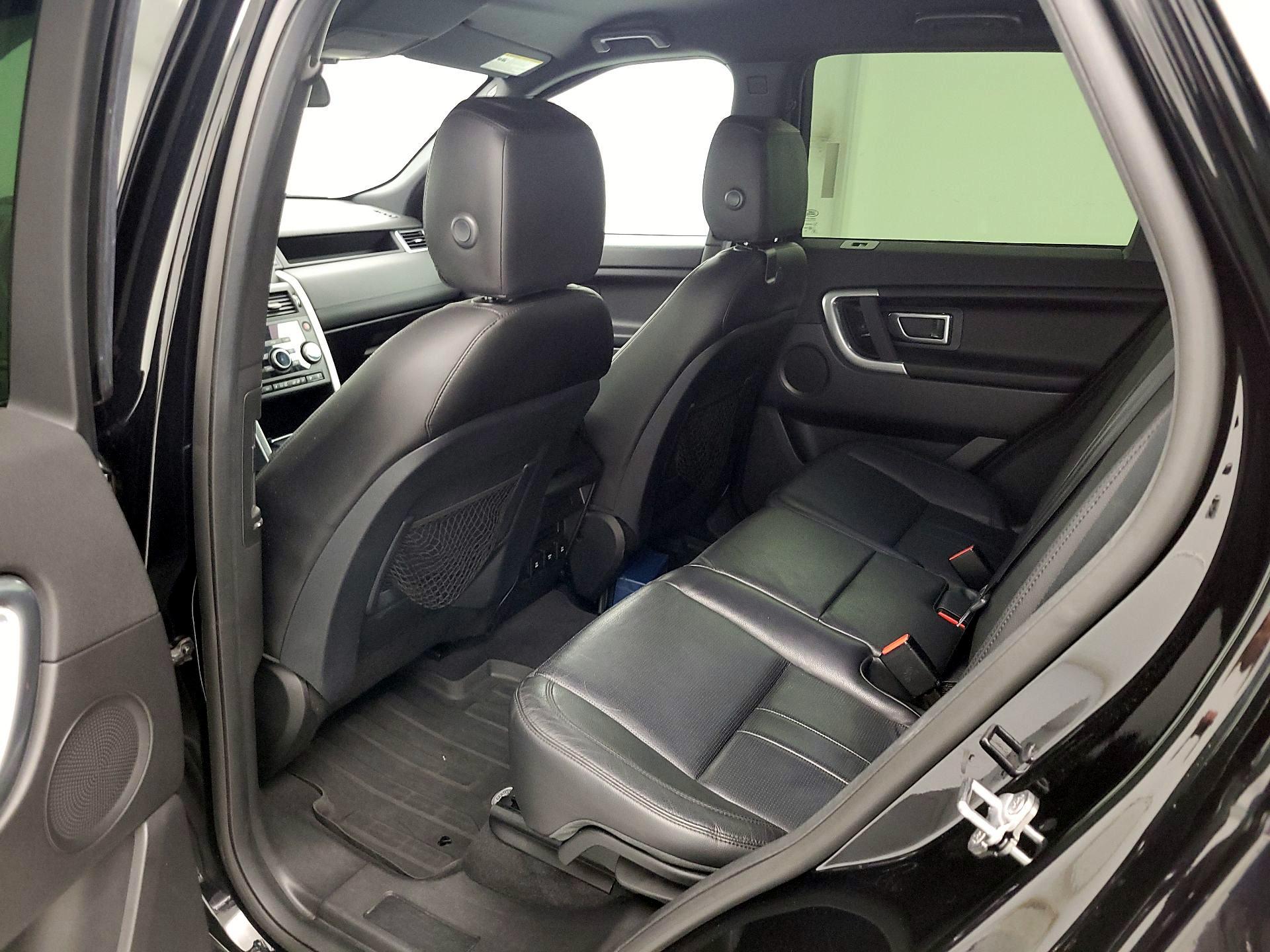 Thumbnail: 2019 Land Rover Discovery Sport - 17