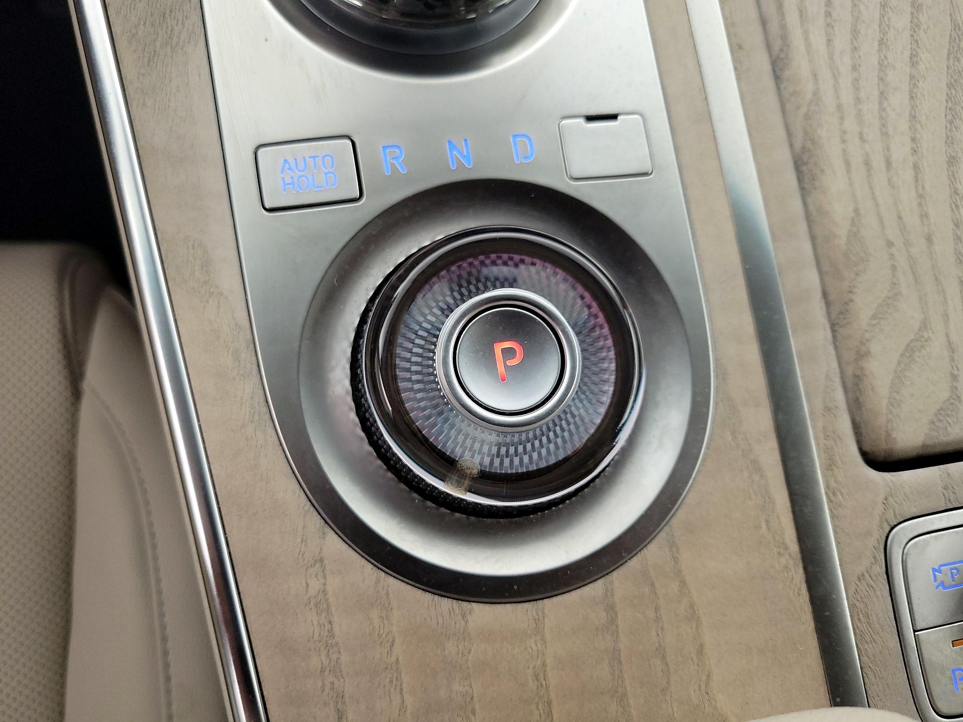 Thumbnail: 2023 Genesis GV80 - 18