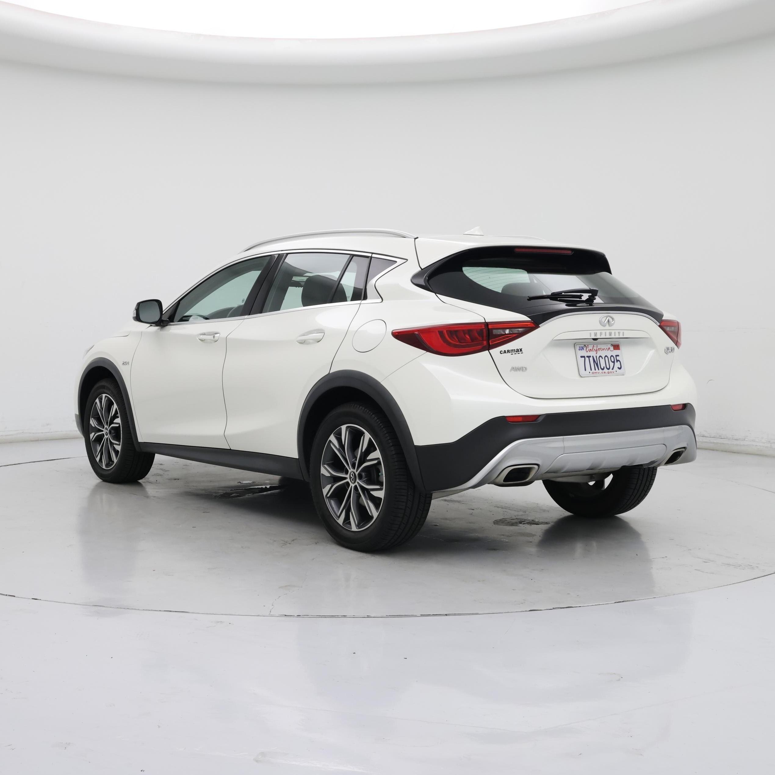 Thumbnail: 2019 INFINITI QX30 - 2