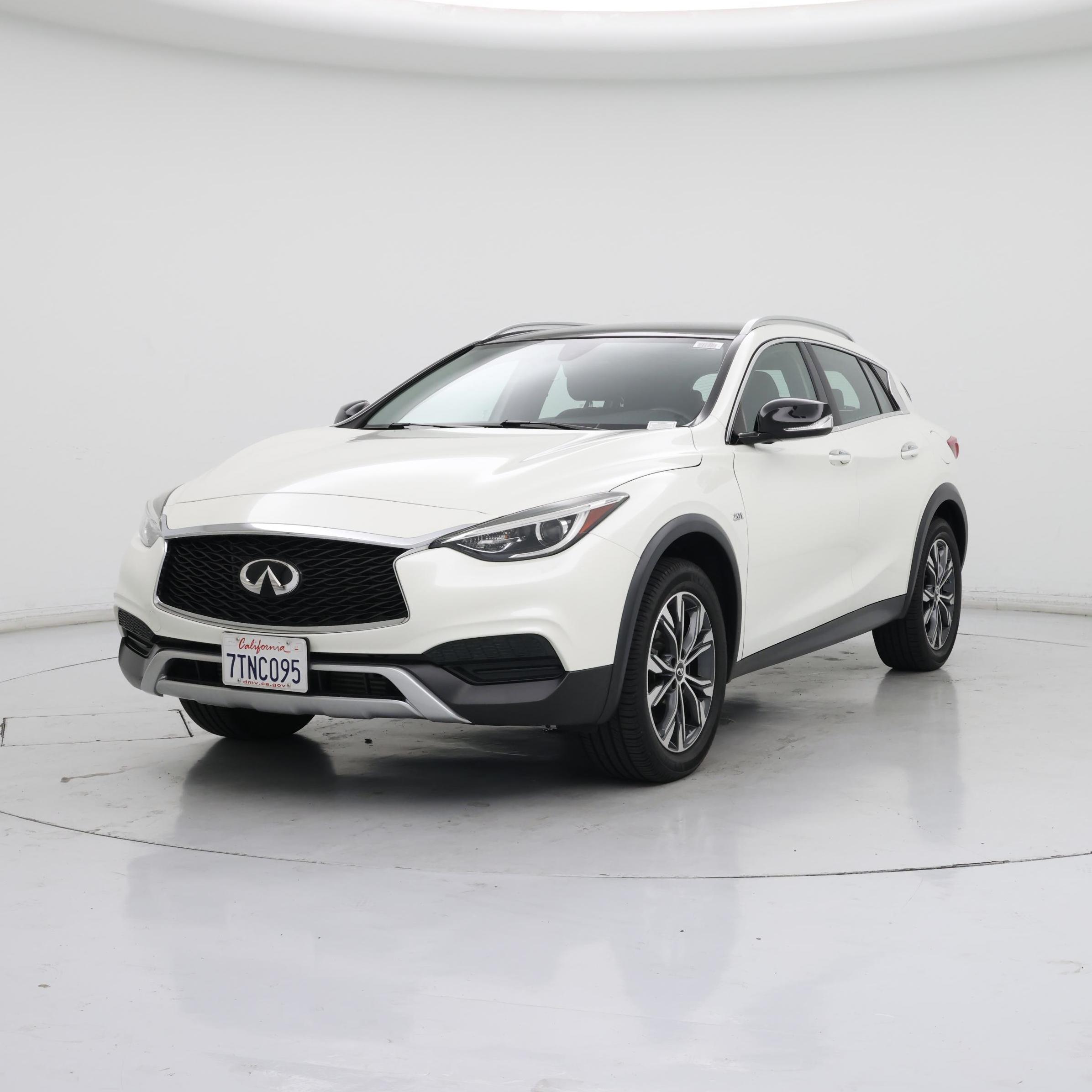 Thumbnail: 2019 INFINITI QX30 - 4