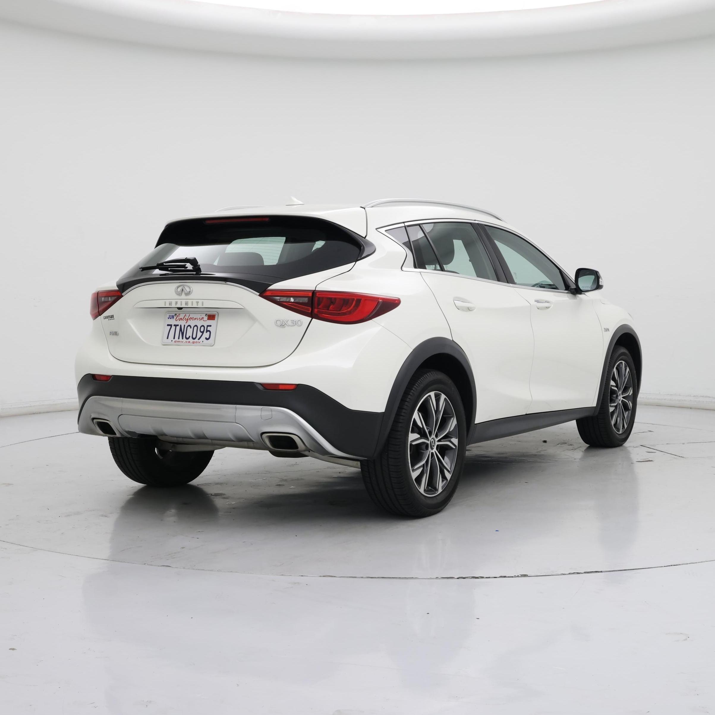 Thumbnail: 2019 INFINITI QX30 - 8