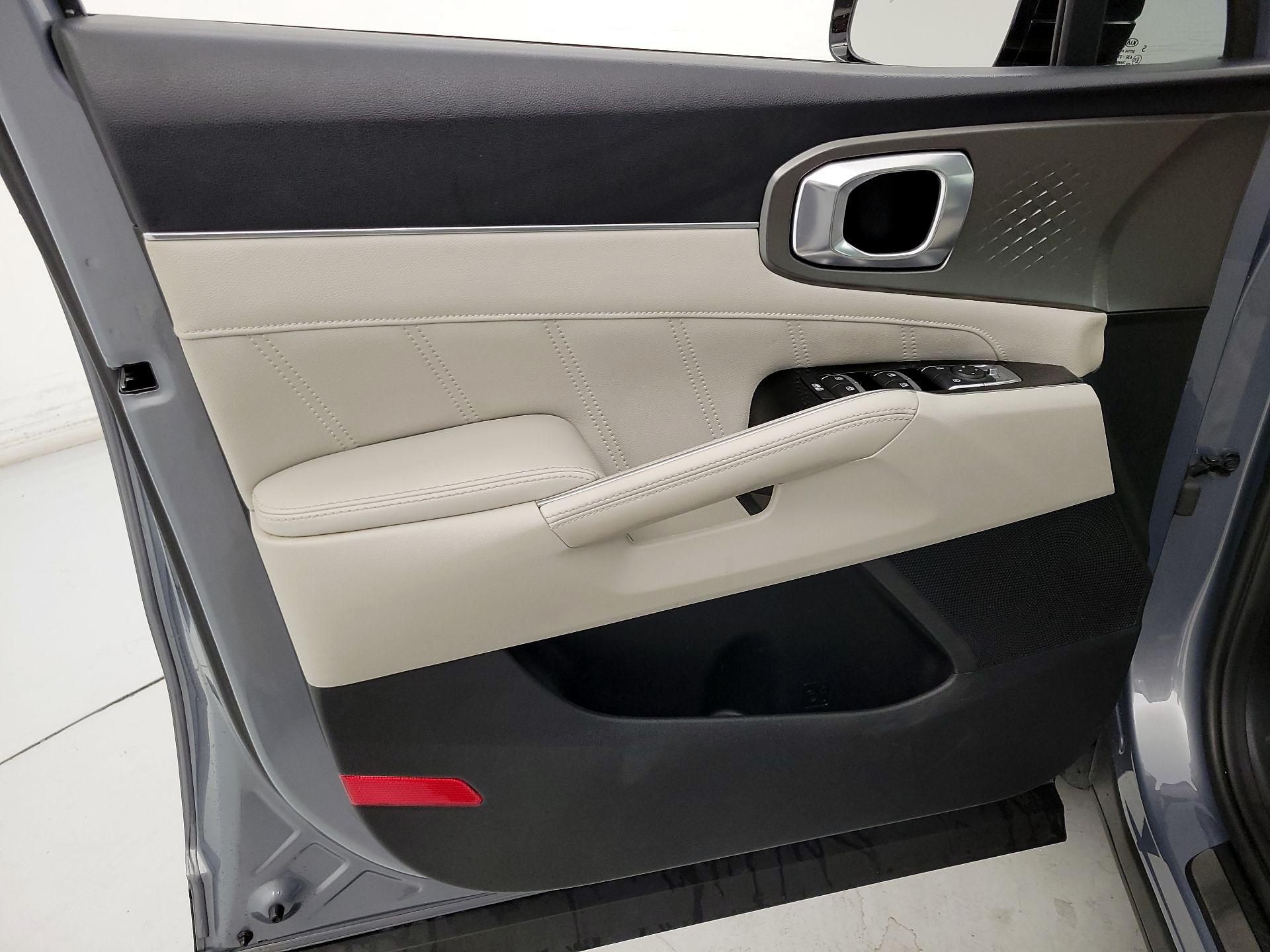 Thumbnail: 2021 Kia Sorento - 12
