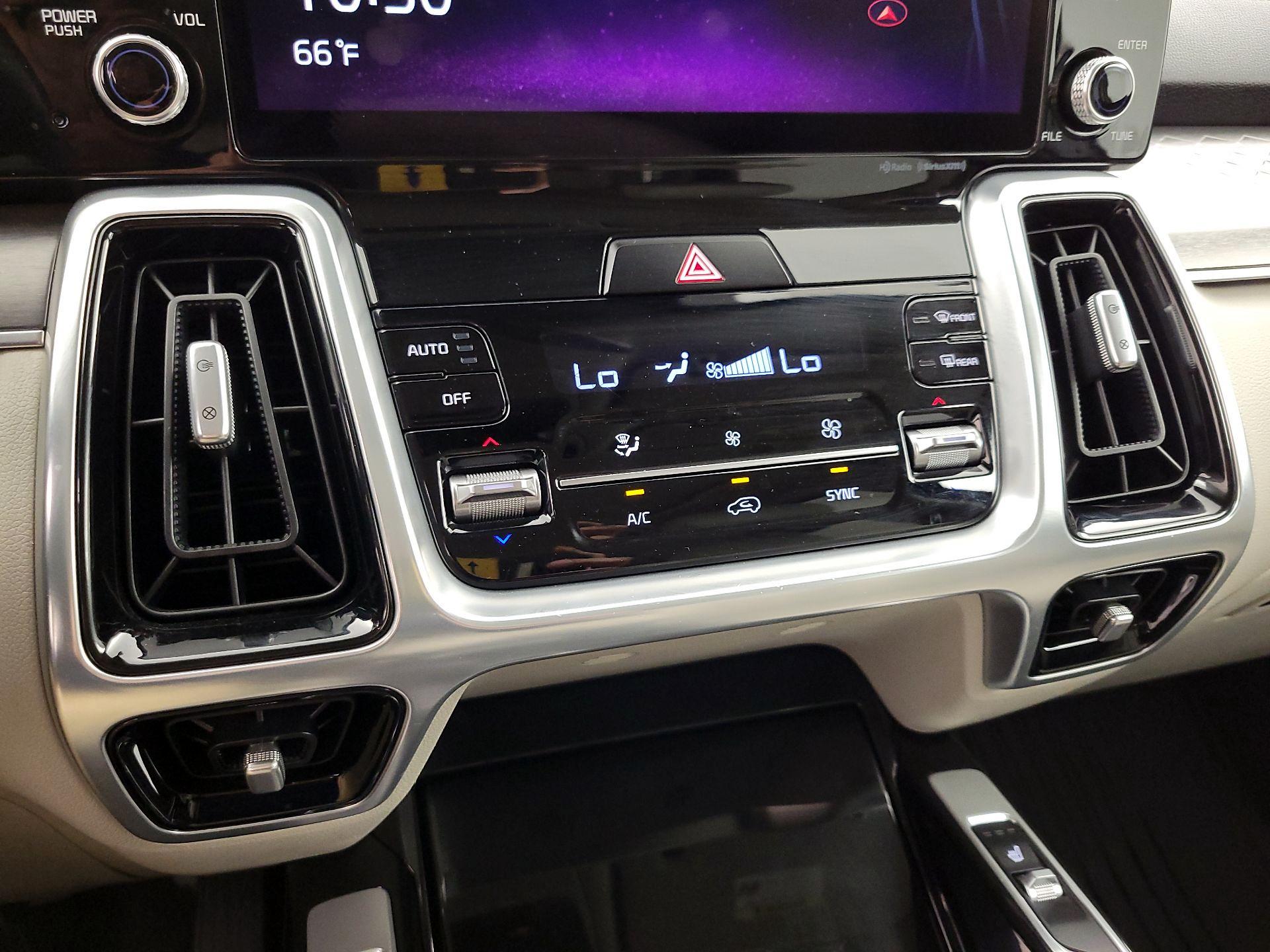 Thumbnail: 2021 Kia Sorento - 17