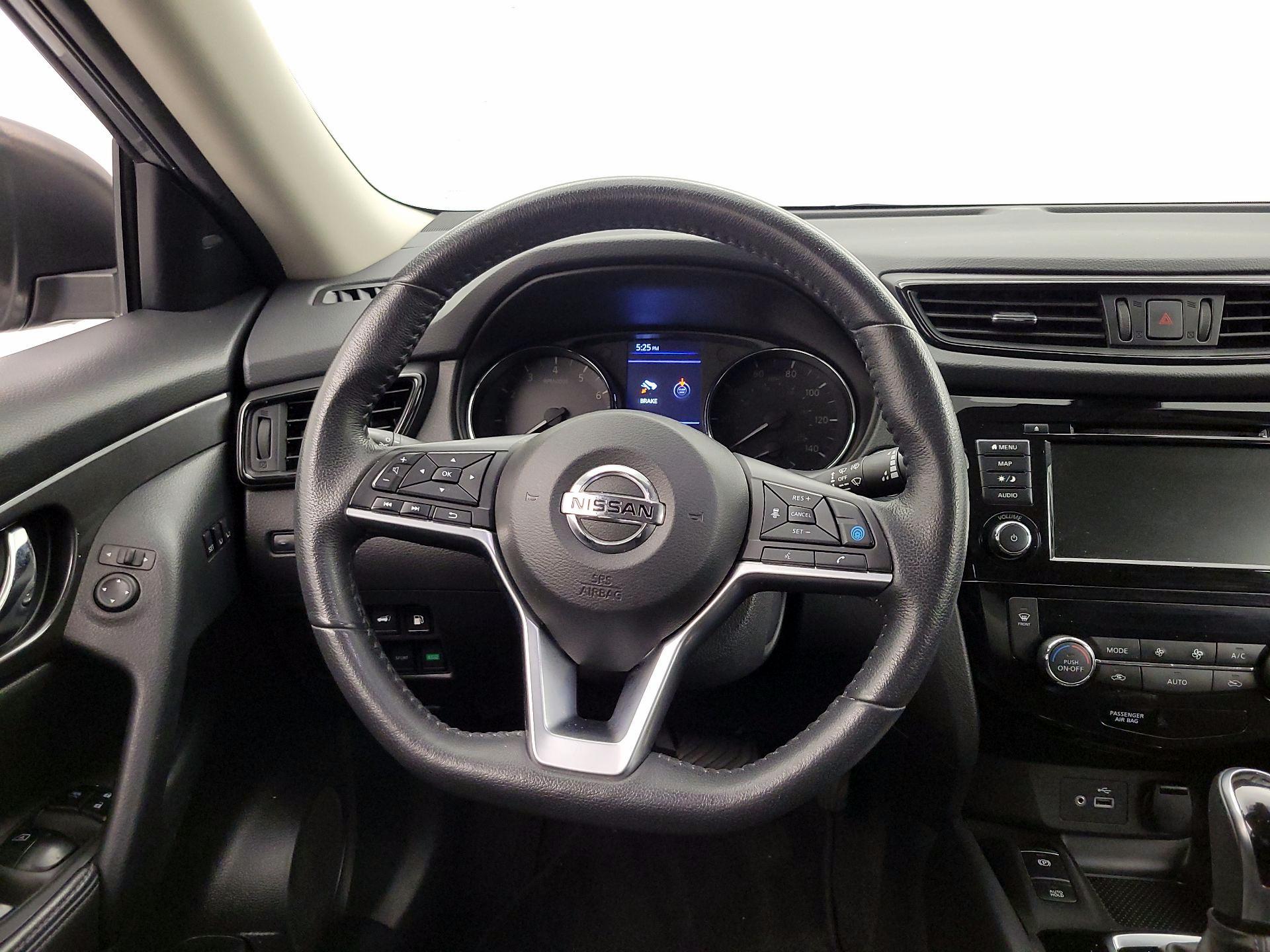 Thumbnail: 2020 Nissan Rogue - 10