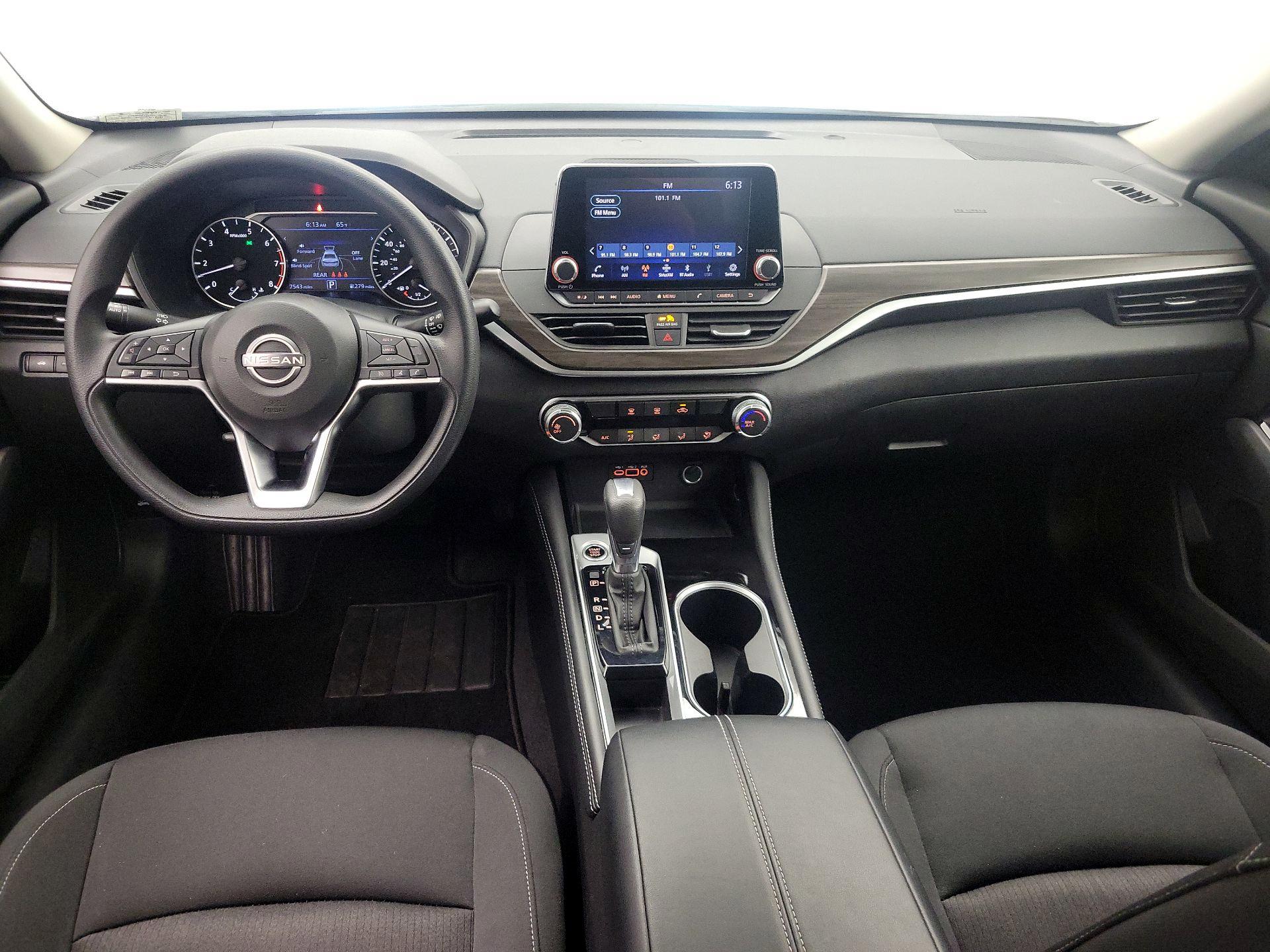 Thumbnail: 2023 Nissan Altima - 9