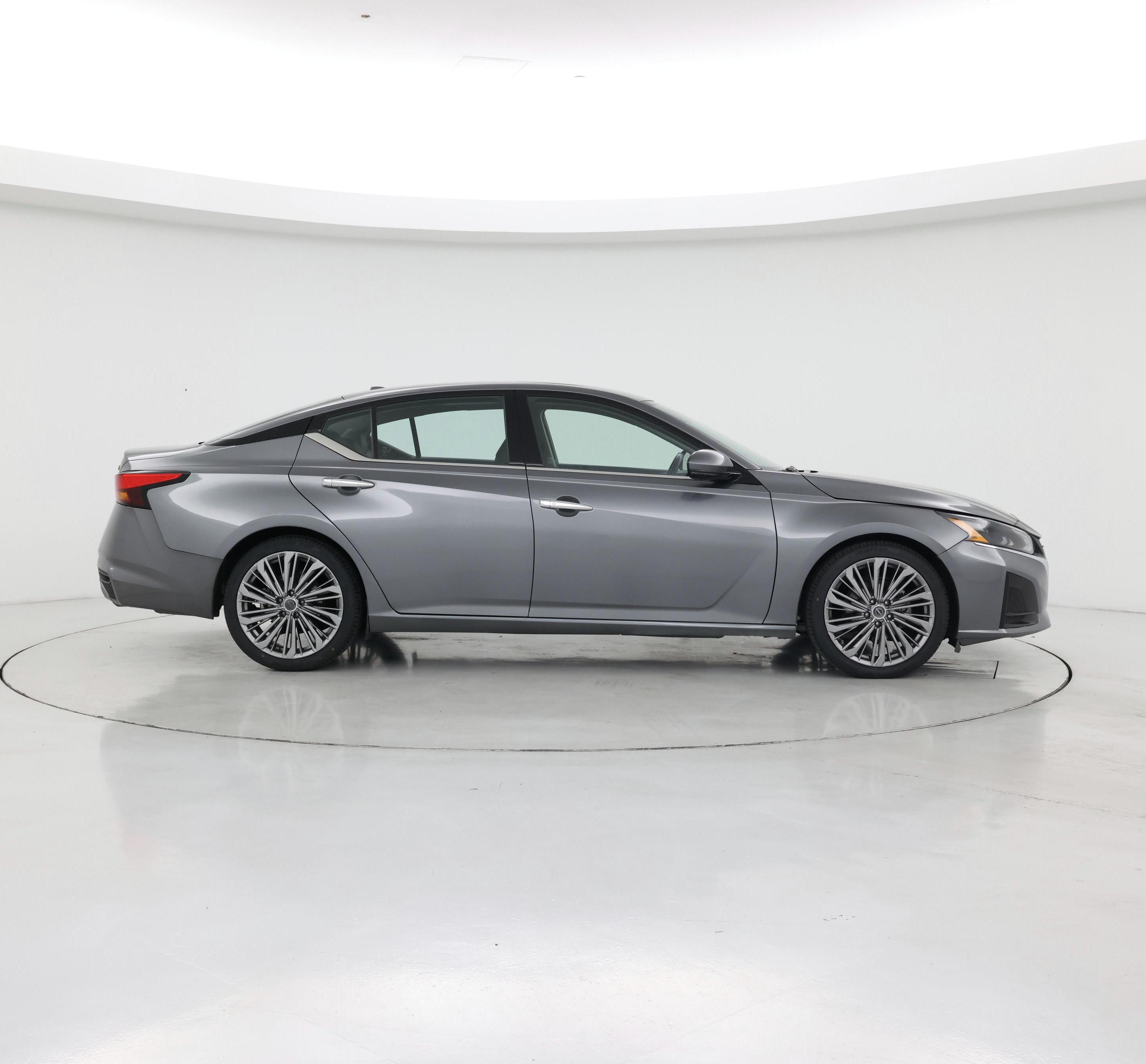 Thumbnail: 2023 Nissan Altima - 7