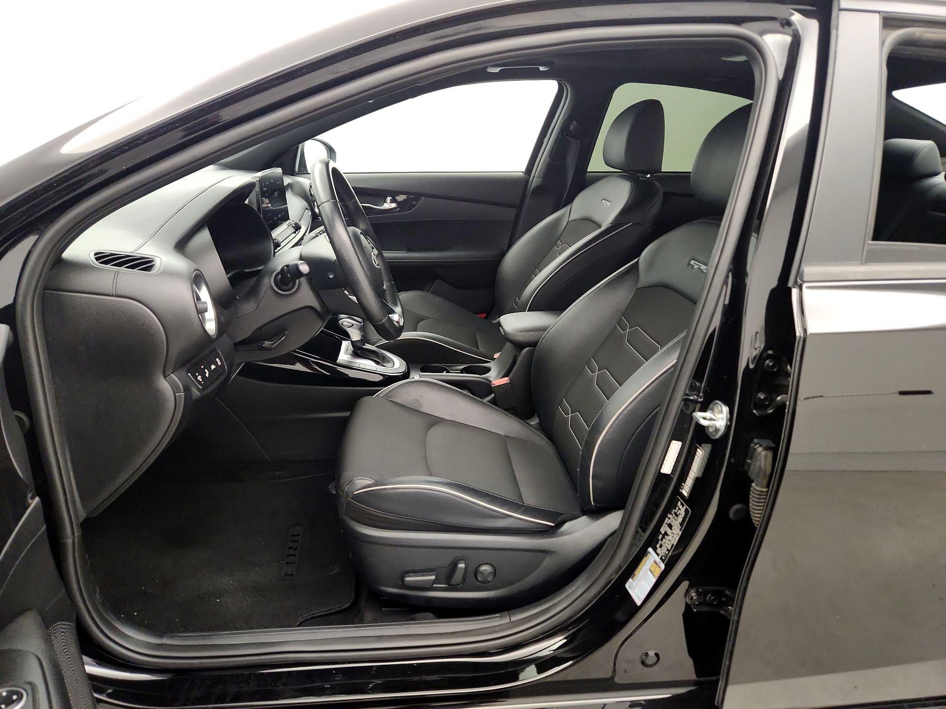 Thumbnail: 2021 Kia Forte - 11