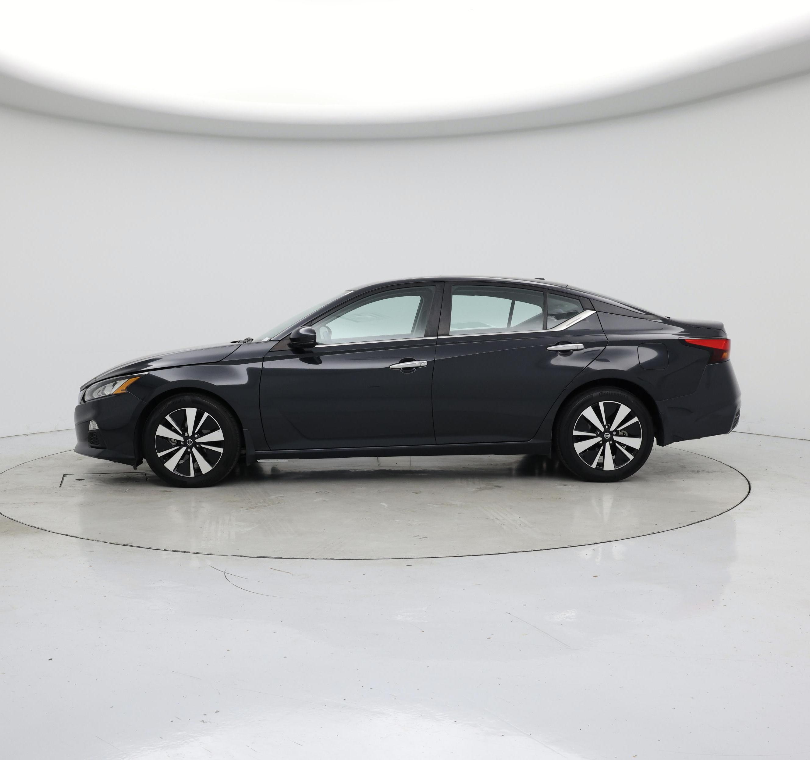 Thumbnail: 2022 Nissan Altima - 3