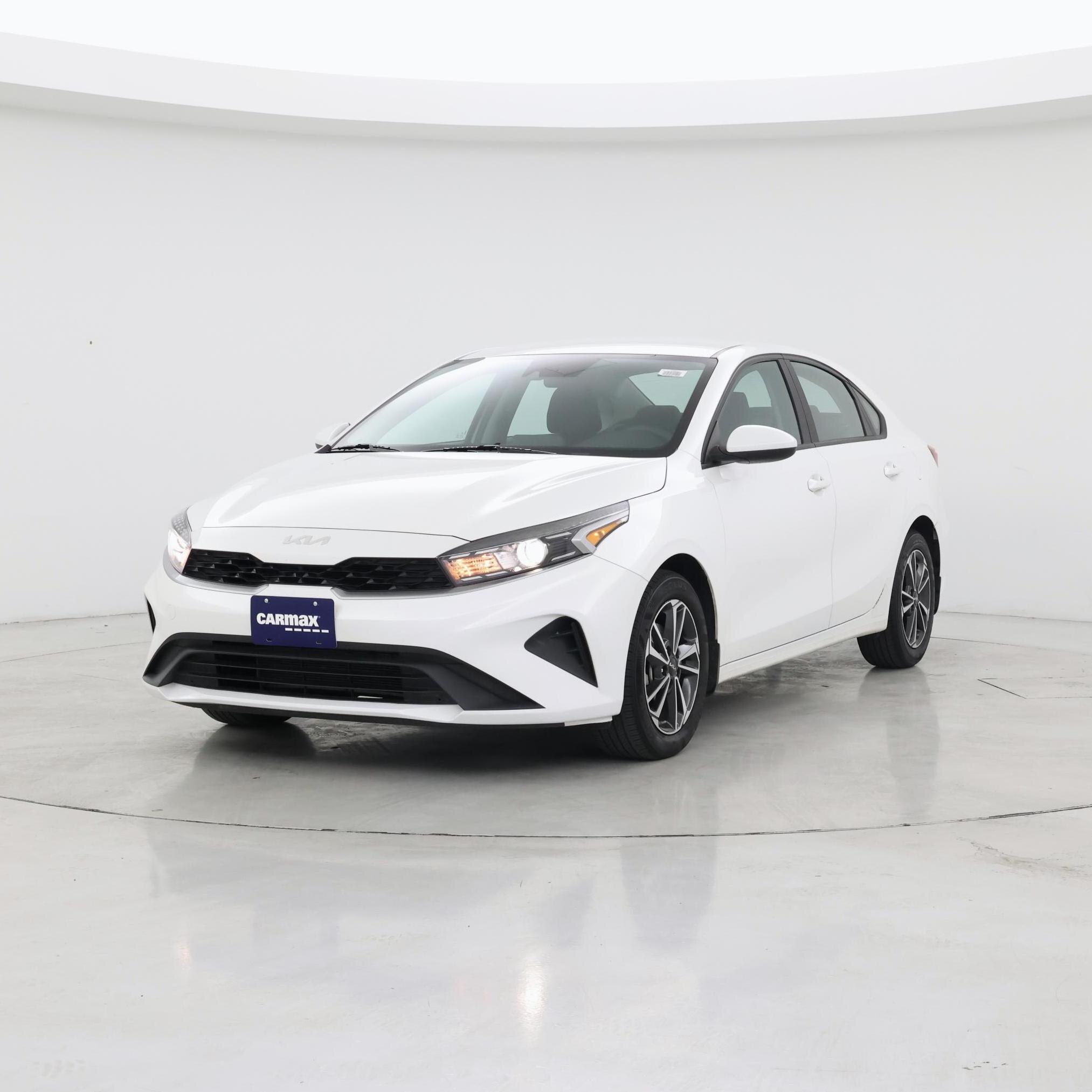 Thumbnail: 2023 Kia Forte - 4