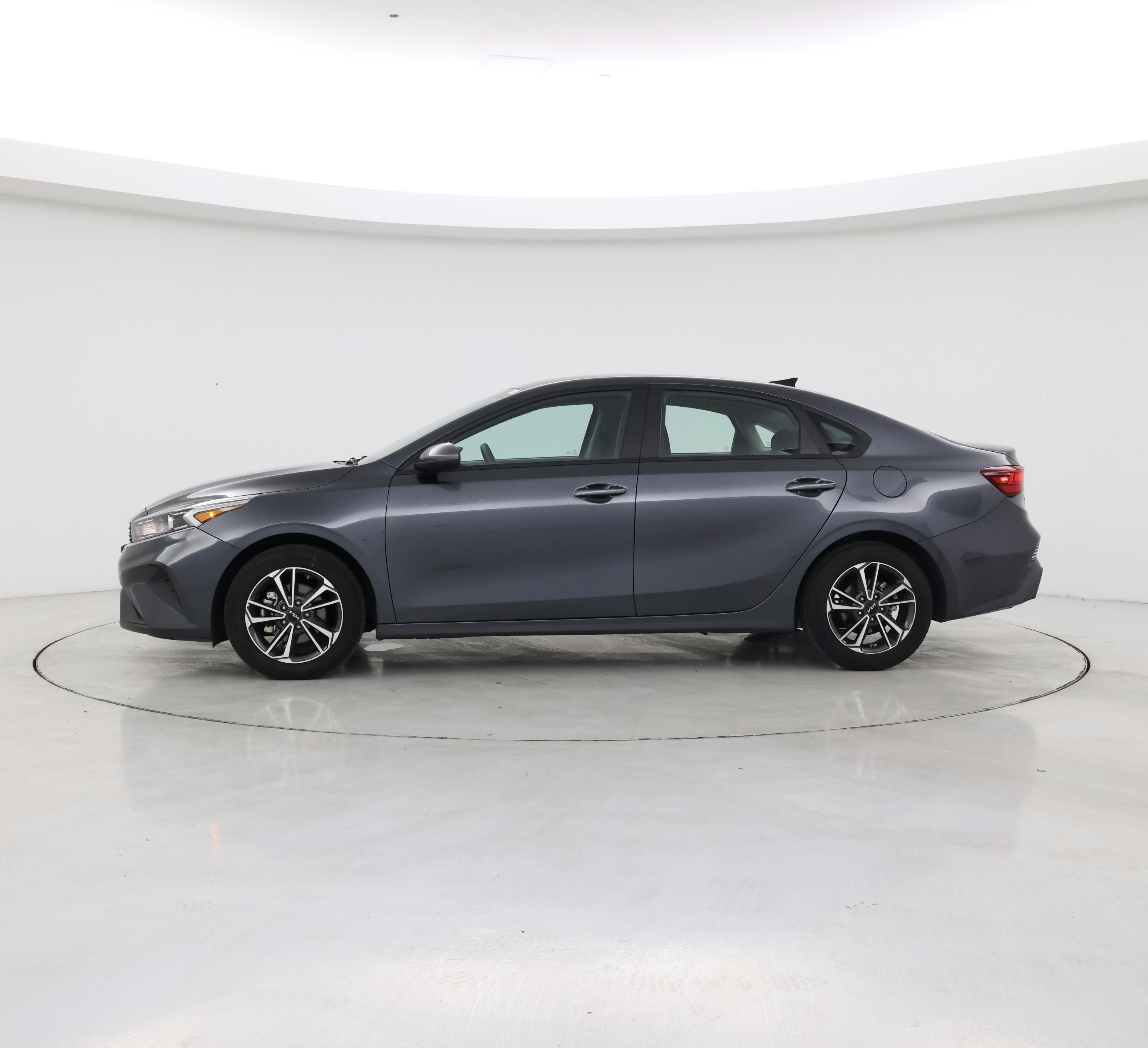 Thumbnail: 2023 Kia Forte - 3