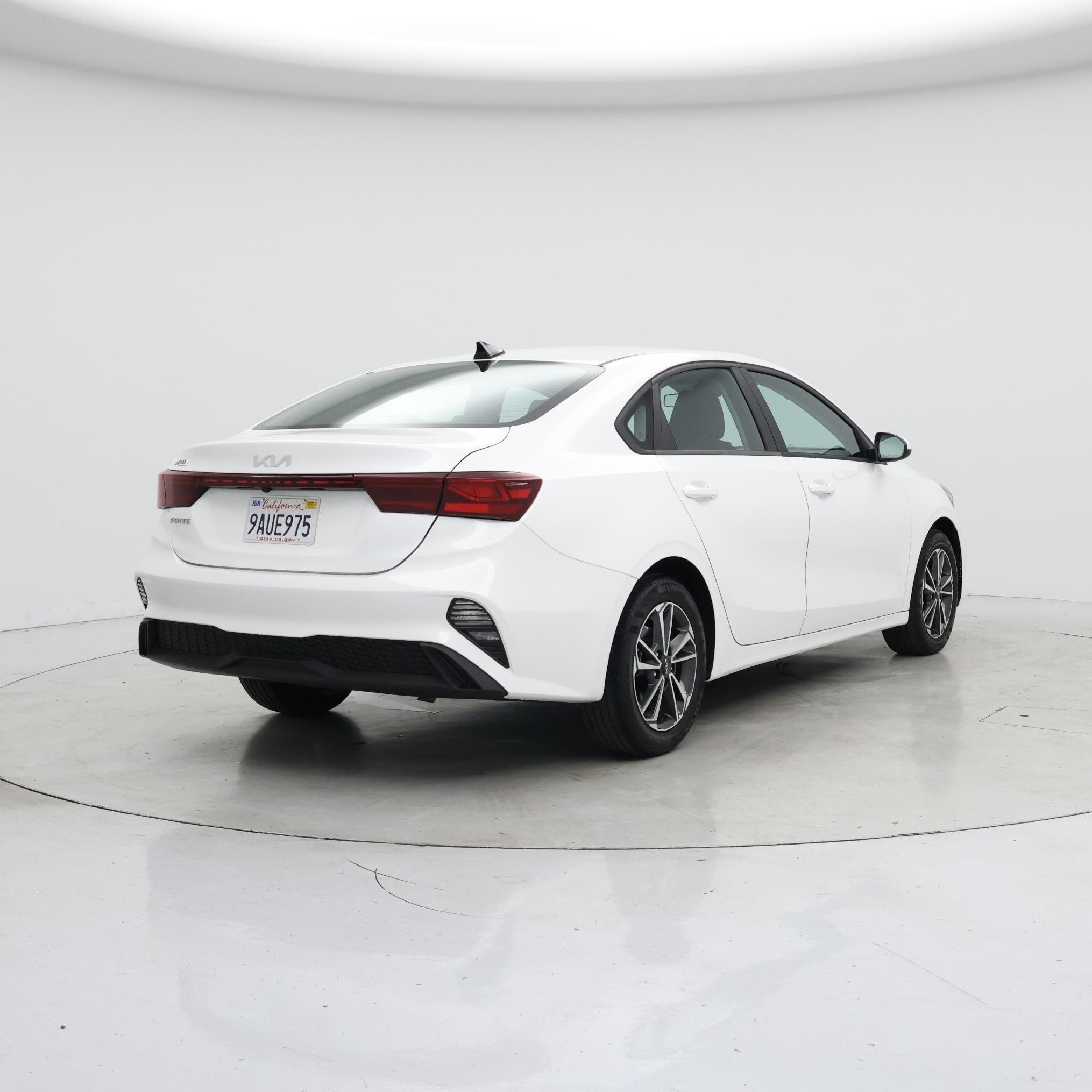 Thumbnail: 2022 Kia Forte - 8