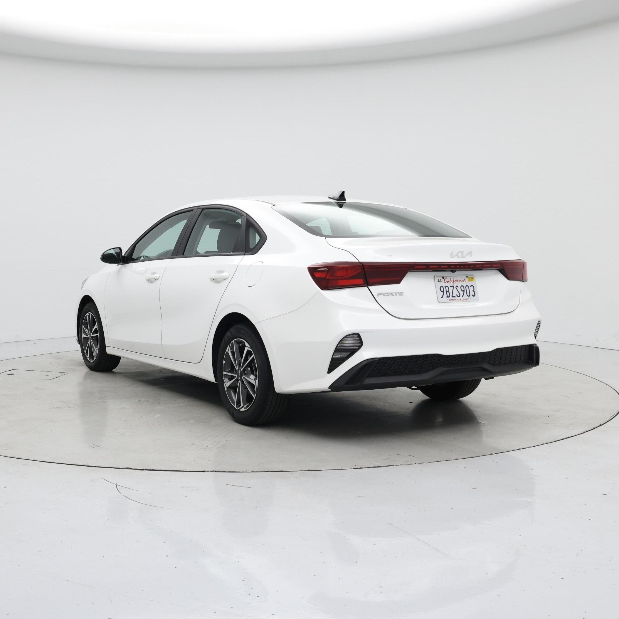 Thumbnail: 2022 Kia Forte - 2