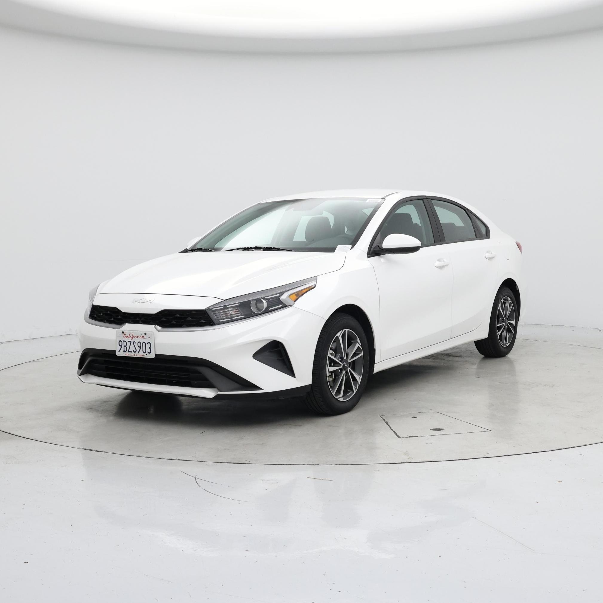 Thumbnail: 2022 Kia Forte - 4