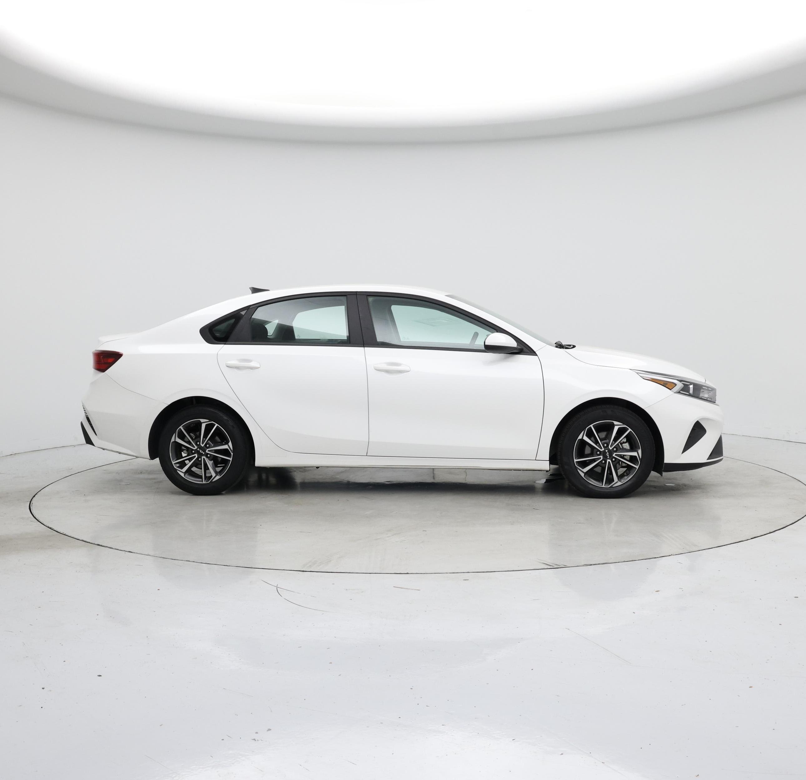 Thumbnail: 2022 Kia Forte - 7