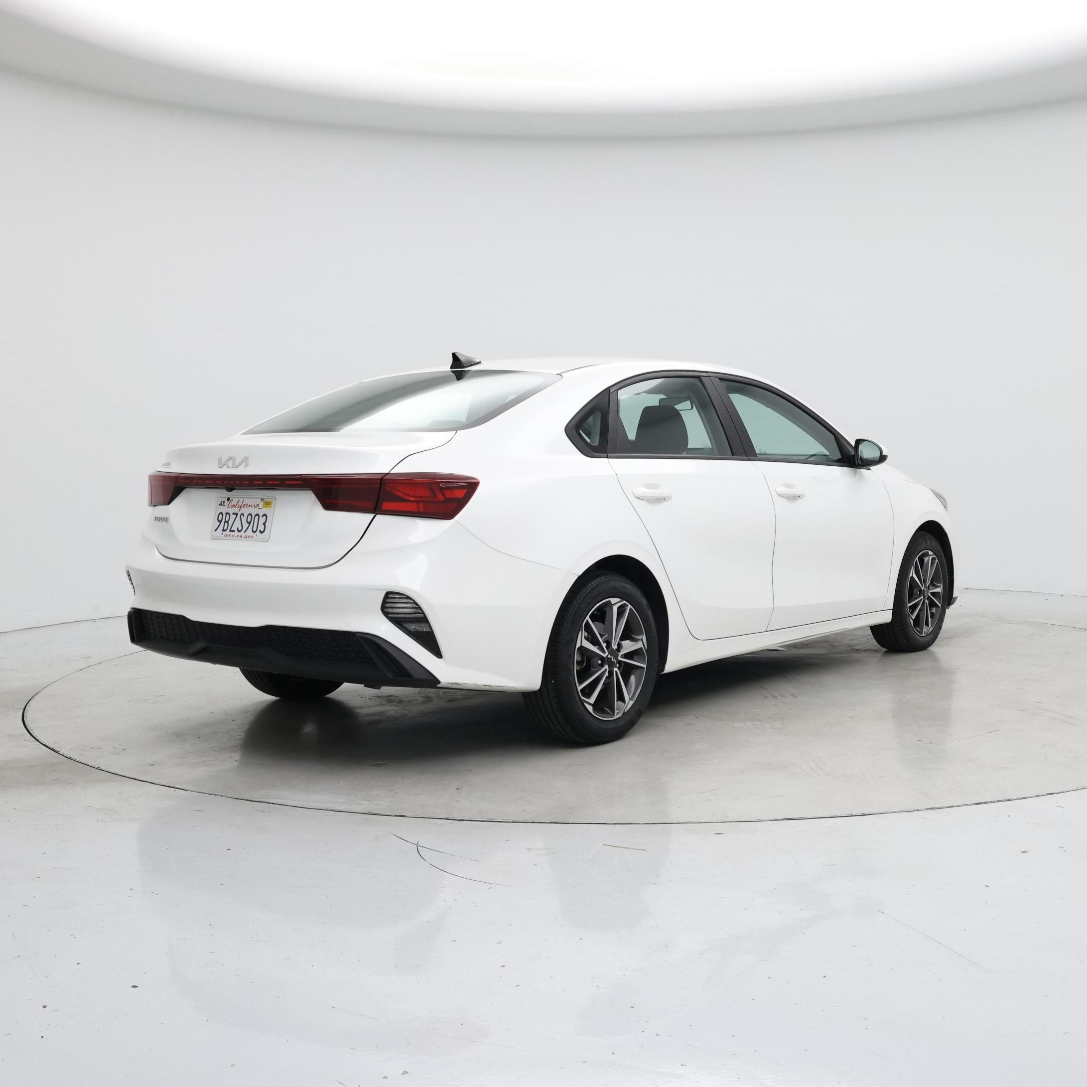 Thumbnail: 2022 Kia Forte - 8