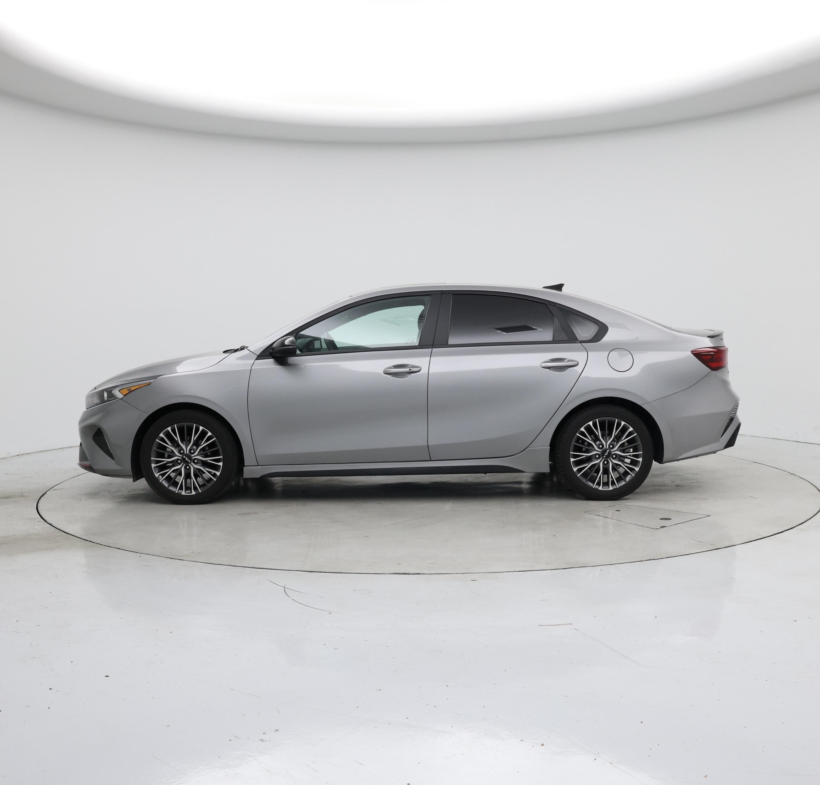 Thumbnail: 2023 Kia Forte - 3