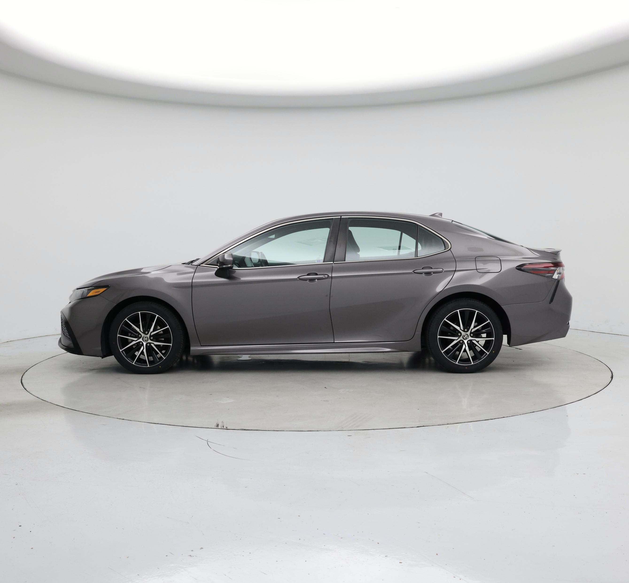 Thumbnail: 2022 Toyota Camry - 3