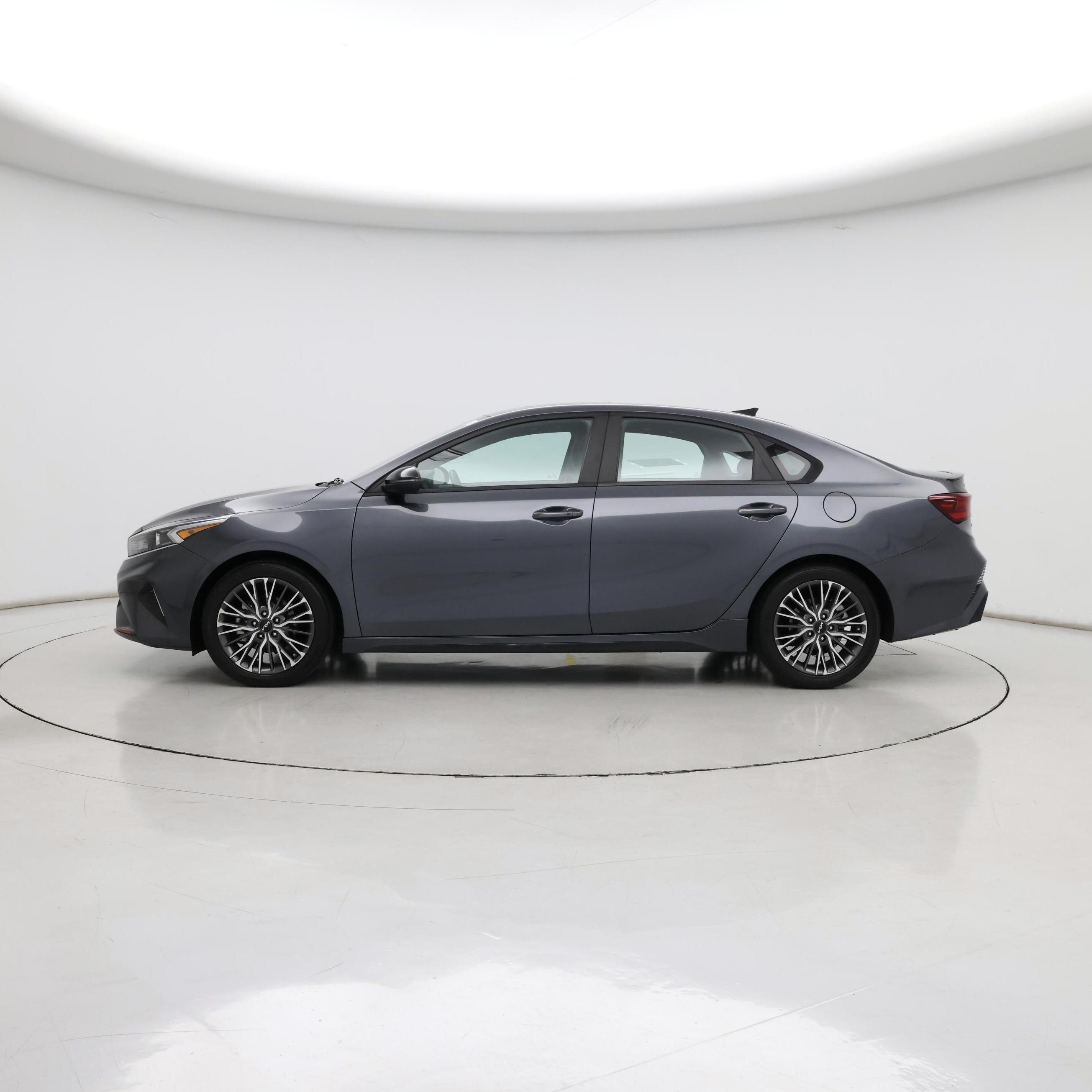 Thumbnail: 2022 Kia Forte - 3