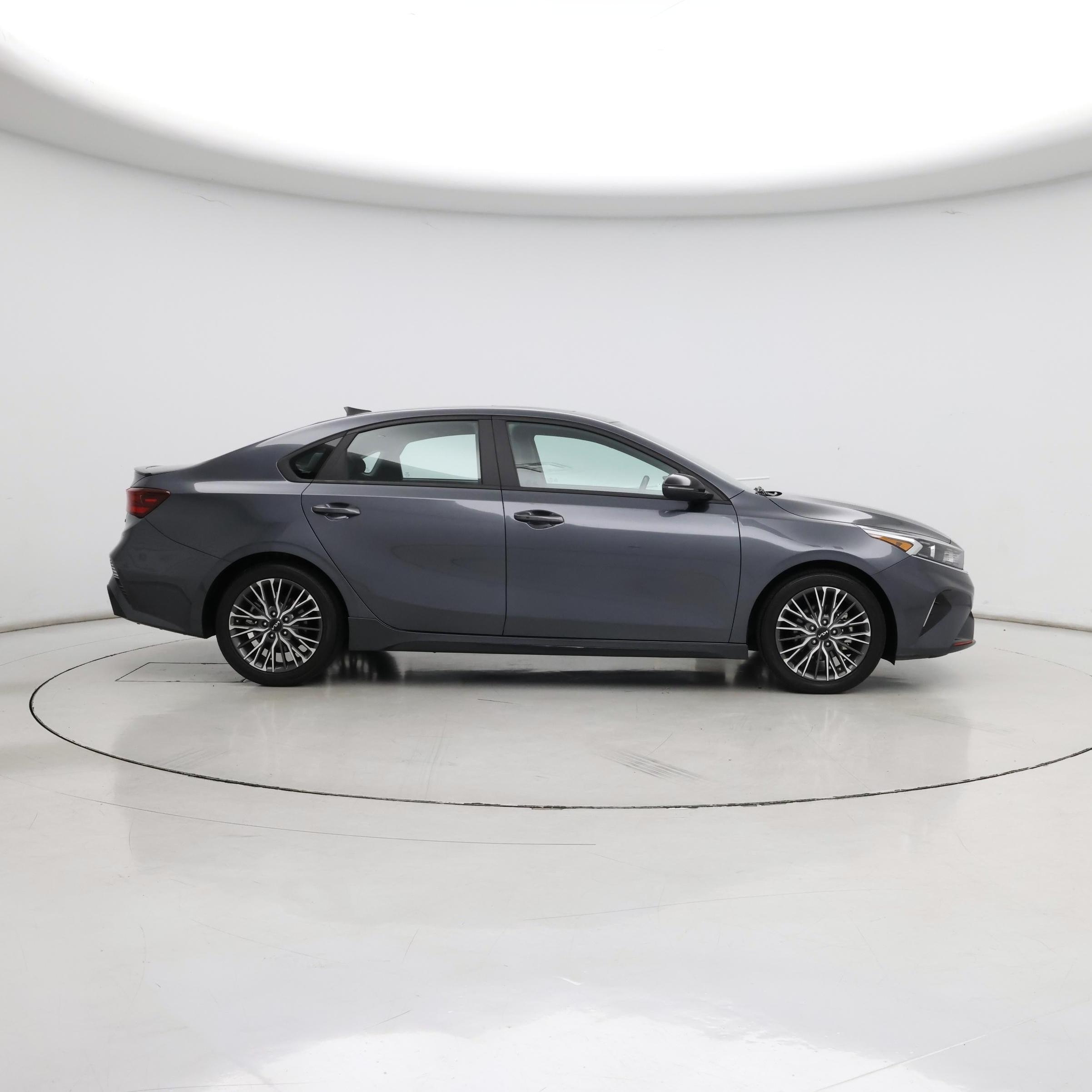 Thumbnail: 2022 Kia Forte - 7