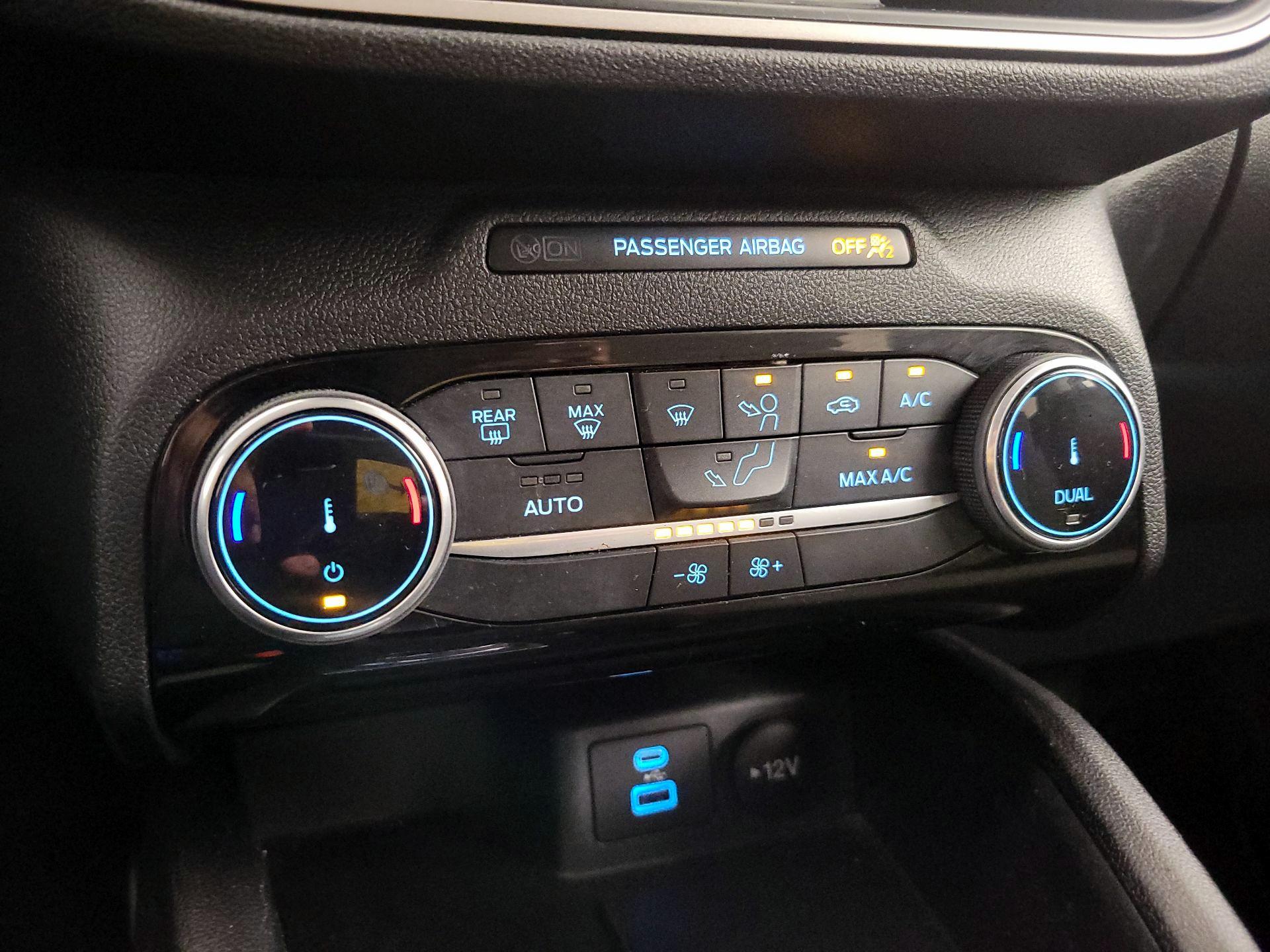 Thumbnail: 2022 Ford Escape - 16