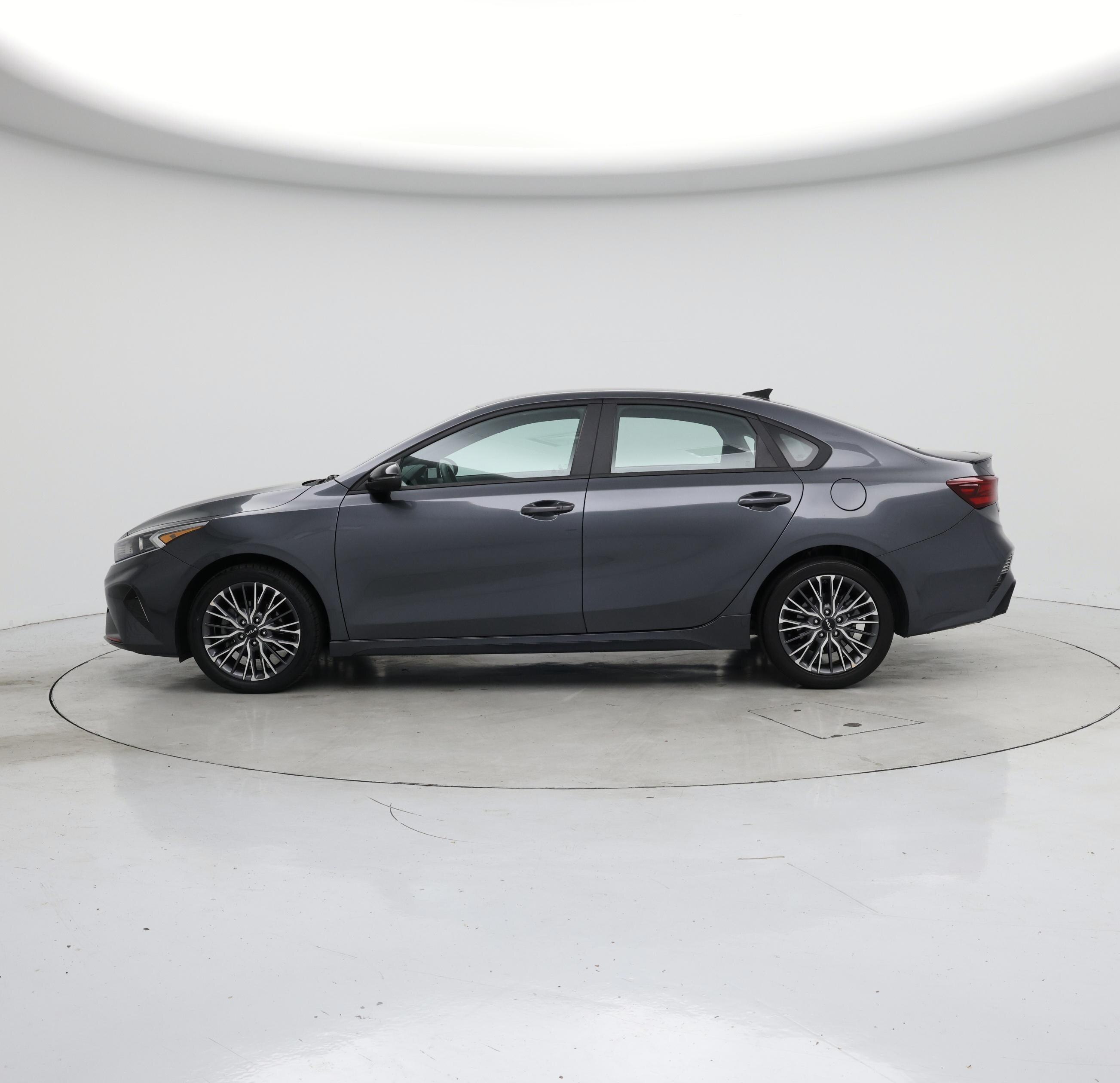 Thumbnail: 2022 Kia Forte - 3