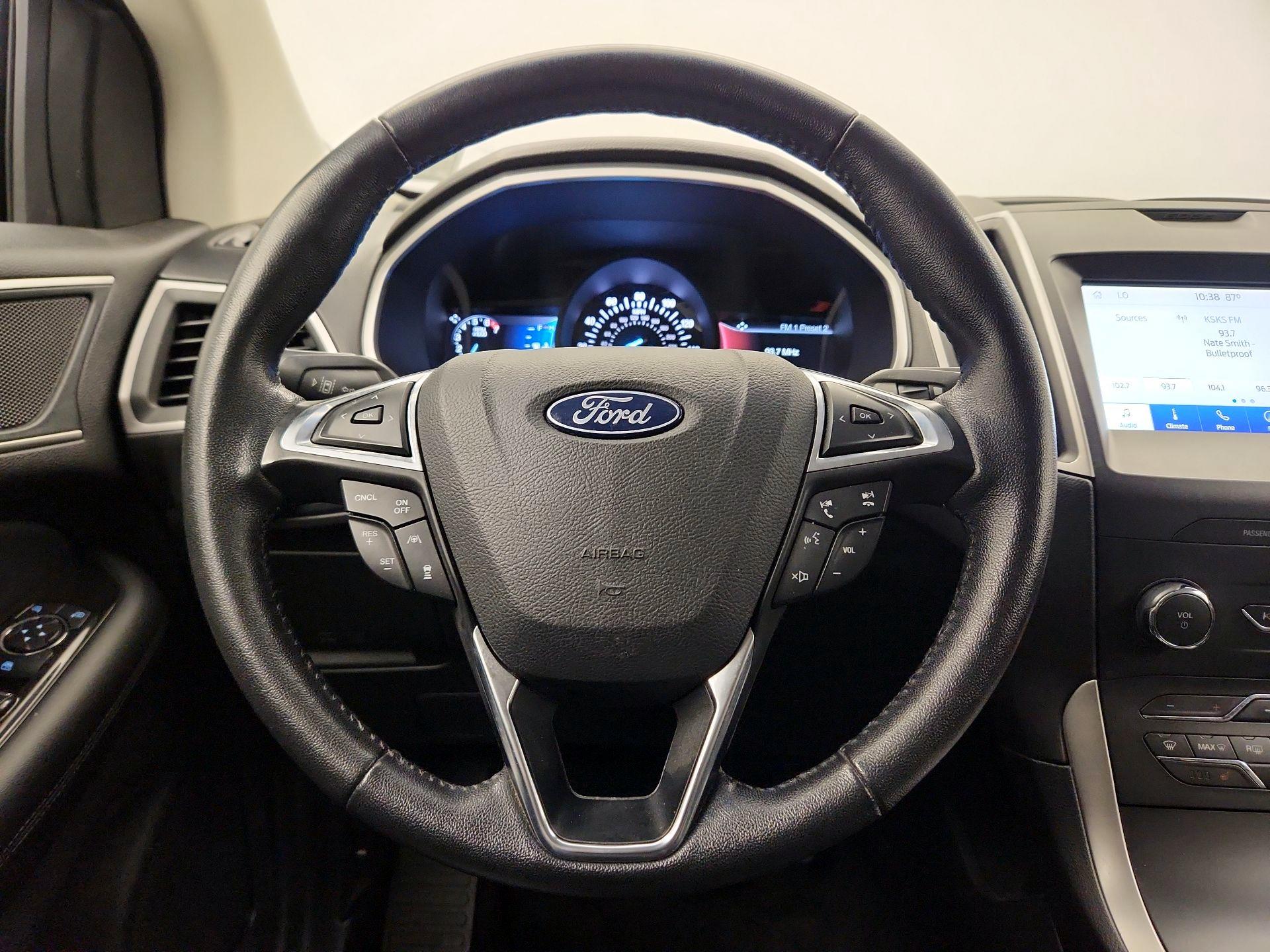 Thumbnail: 2020 Ford Edge - 10