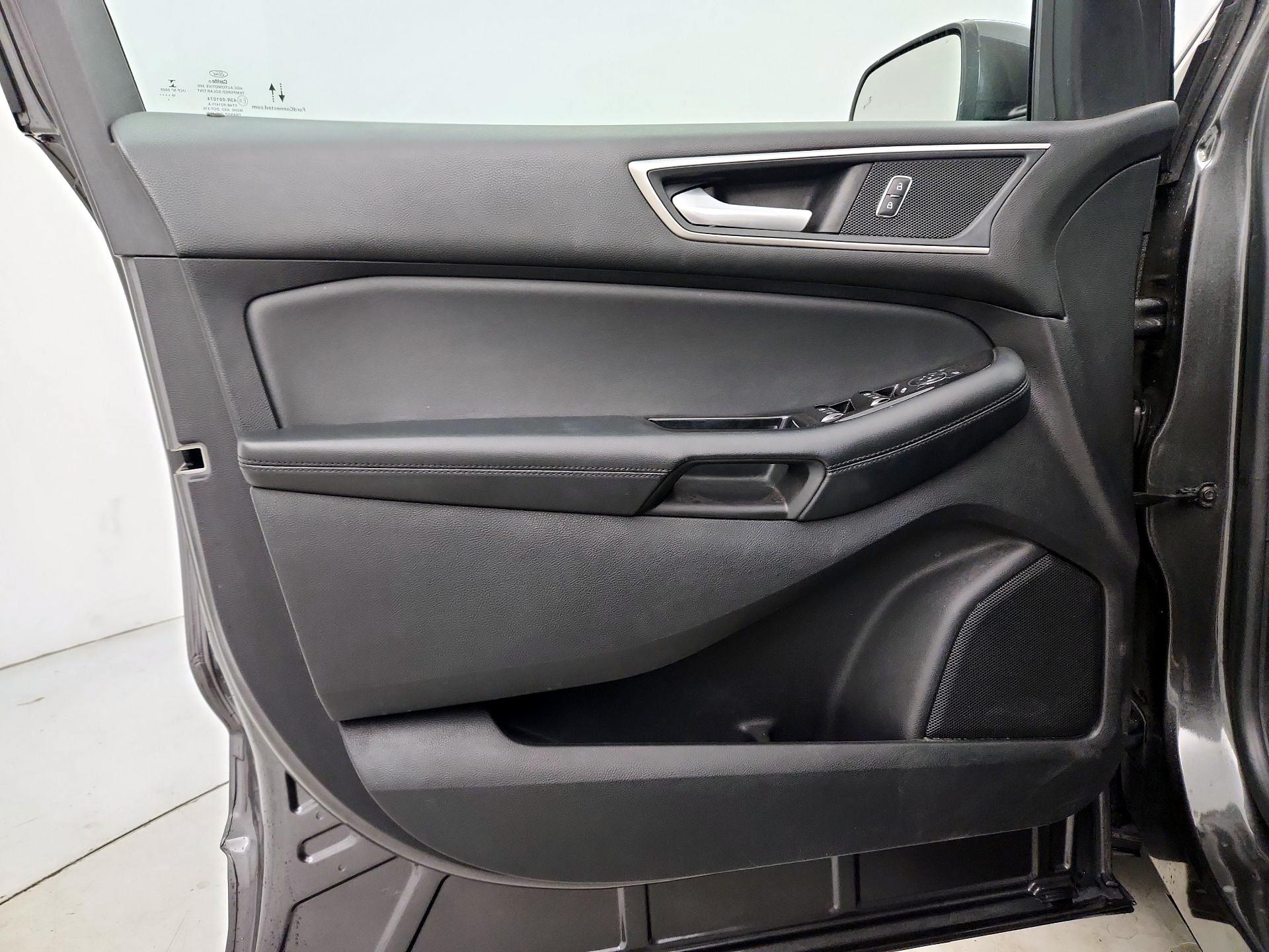 Thumbnail: 2020 Ford Edge - 12