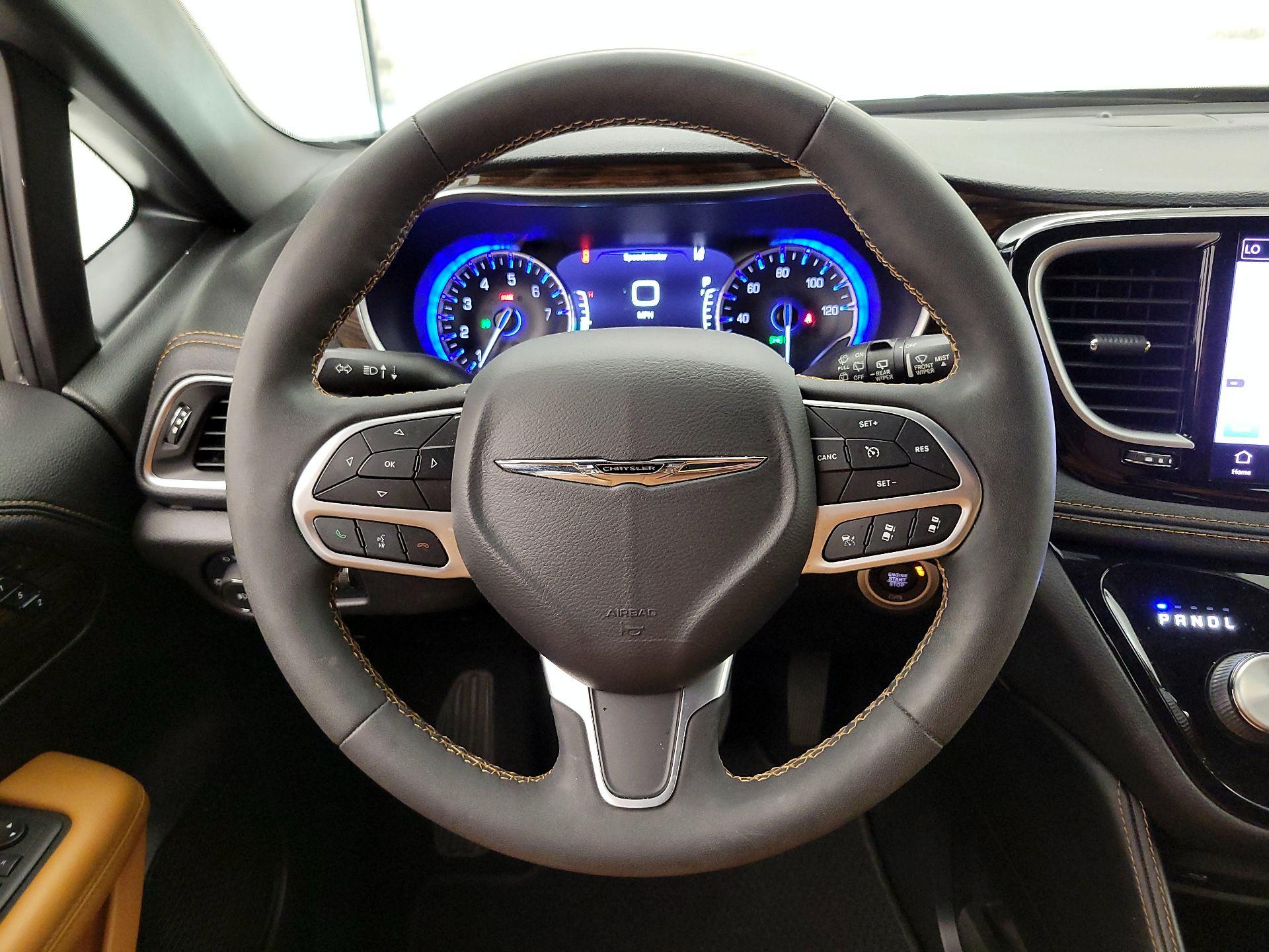 Thumbnail: 2022 Chrysler Pacifica - 10
