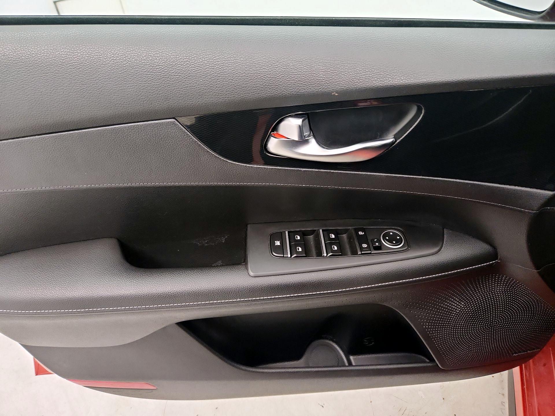 Thumbnail: 2023 Kia Forte - 12