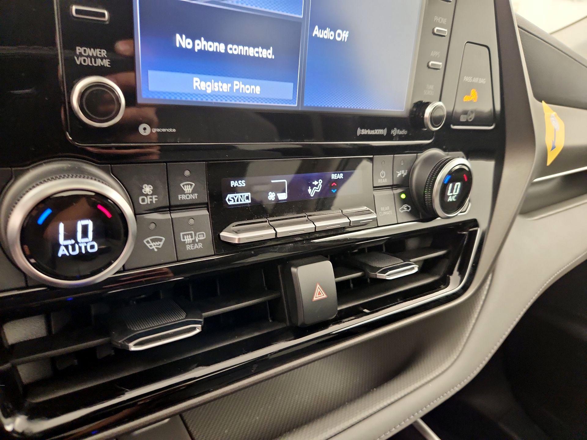 Thumbnail: 2021 Toyota Highlander - 16