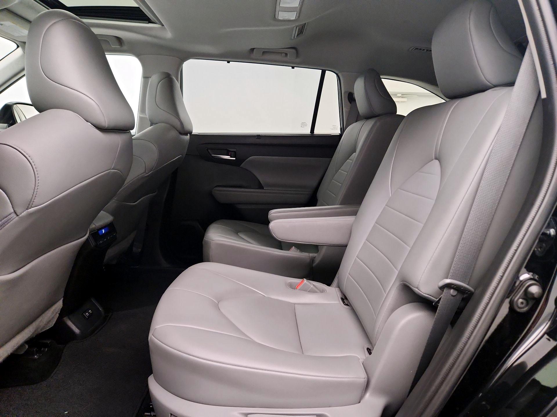 Thumbnail: 2021 Toyota Highlander - 20