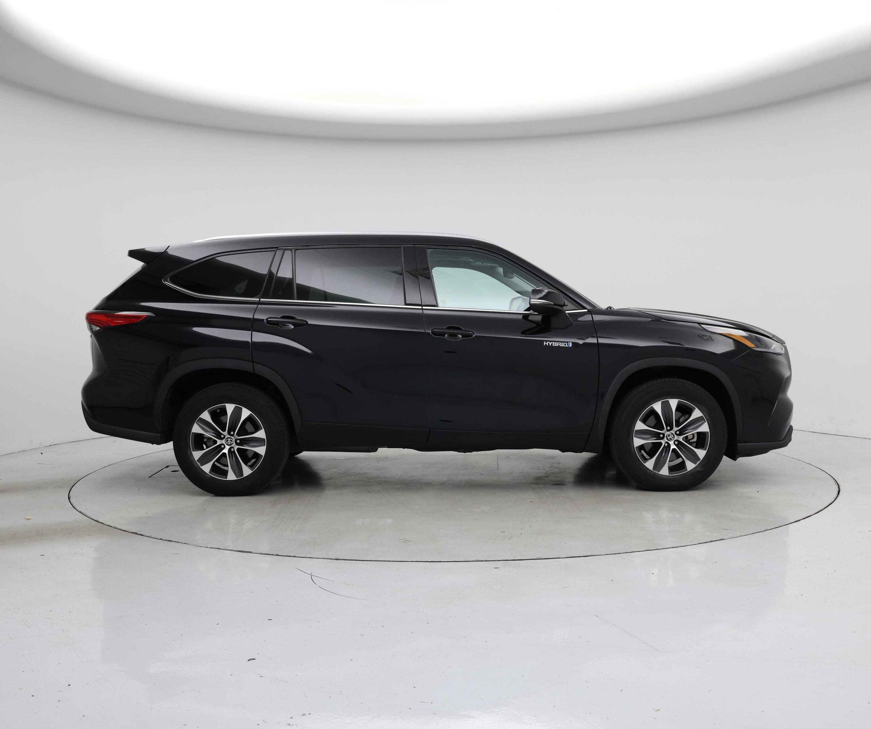 Thumbnail: 2021 Toyota Highlander - 7