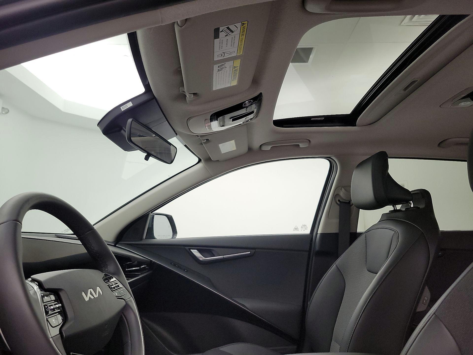 Thumbnail: 2023 Kia Niro - 20