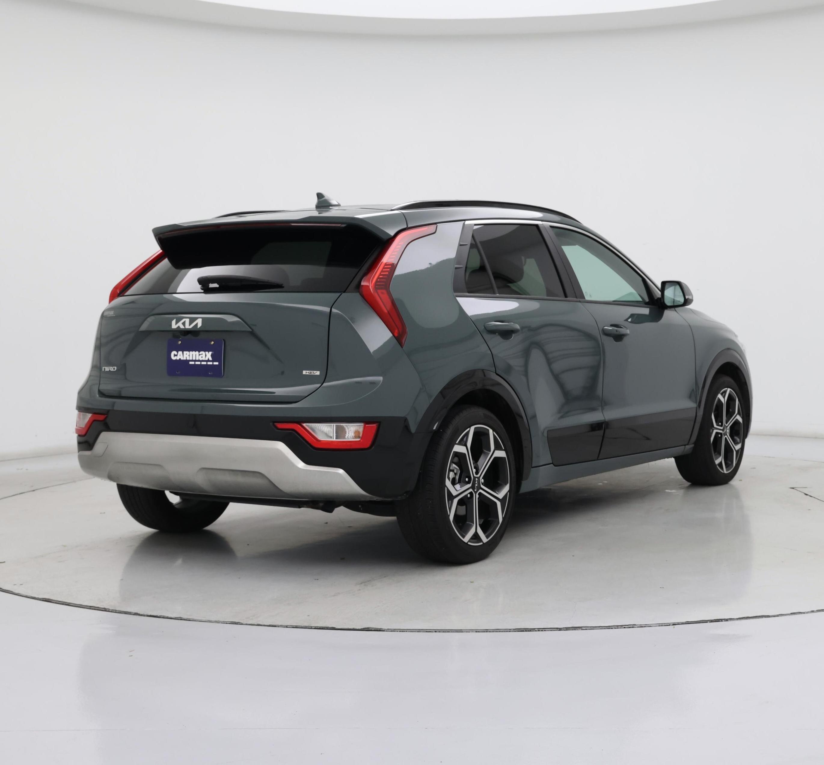 Thumbnail: 2023 Kia Niro - 8