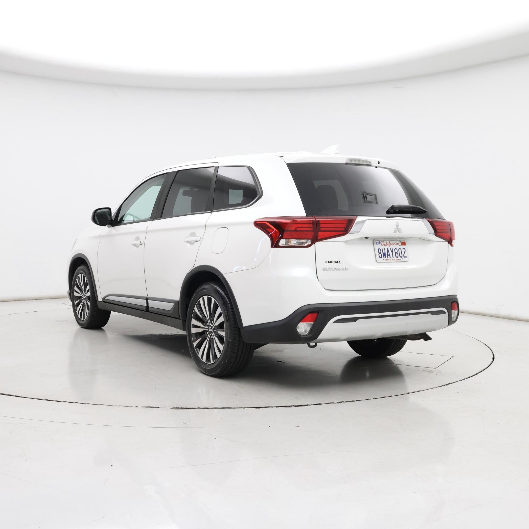 Thumbnail: 2020 Mitsubishi Outlander - 2