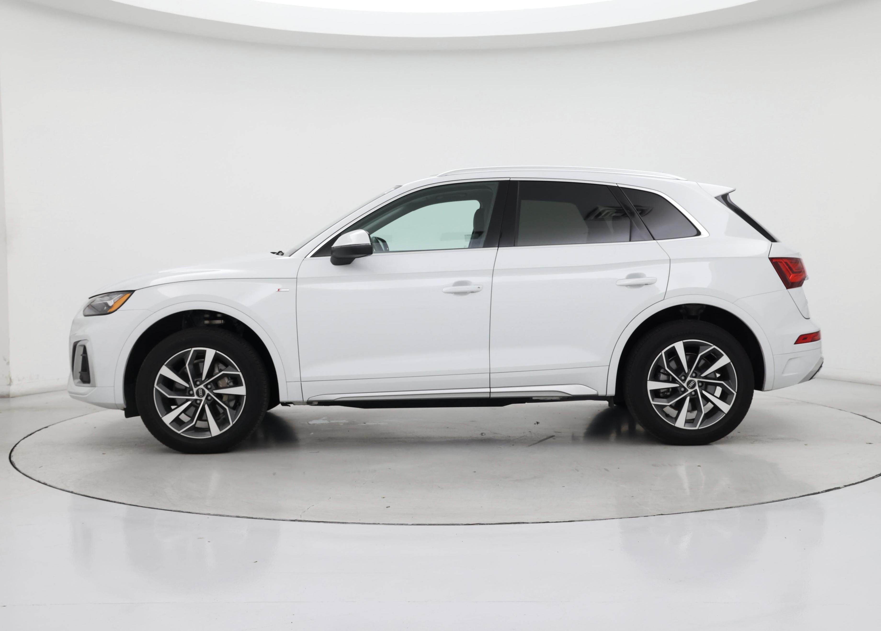 Thumbnail: 2022 Audi Q5 - 3